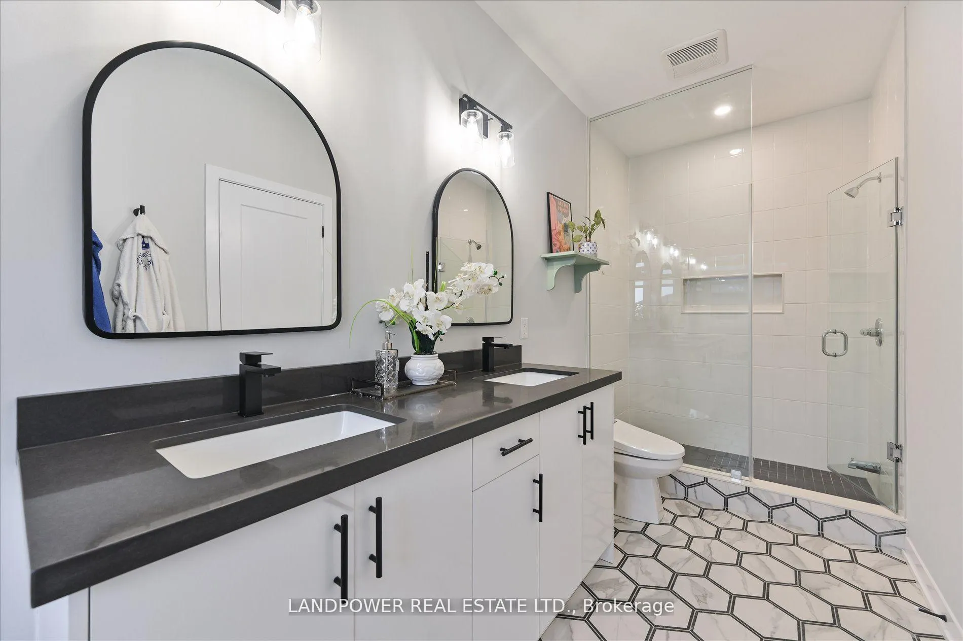Photo 24 of 32 Harvey Bunker Crescent, Markham, Angus Glen — HOMEH