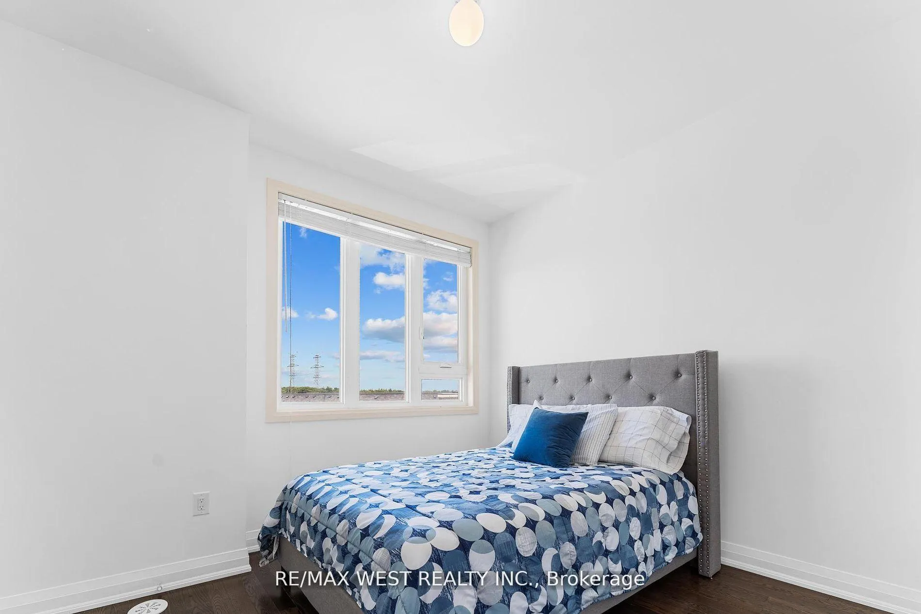 Photo 9 of 787 Port Darlington Road, Clarington, Bowmanville — HOMEH