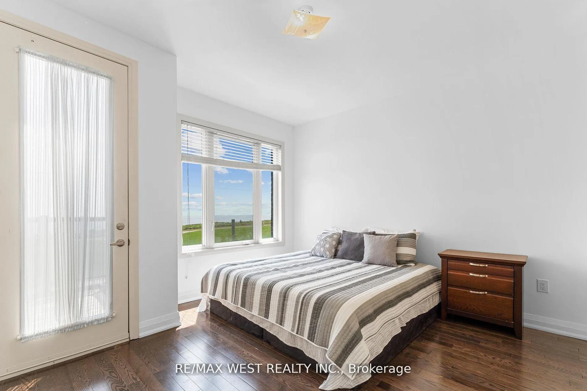 Photo 15 of 787 Port Darlington Road, Clarington, Bowmanville — HOMEH