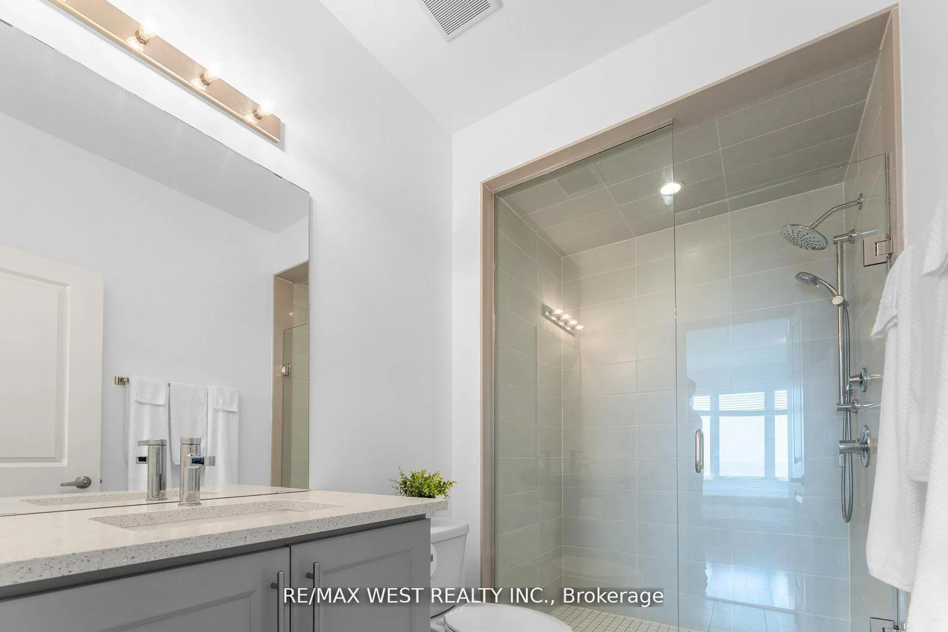 Photo 16 of 787 Port Darlington Road, Clarington, Bowmanville — HOMEH