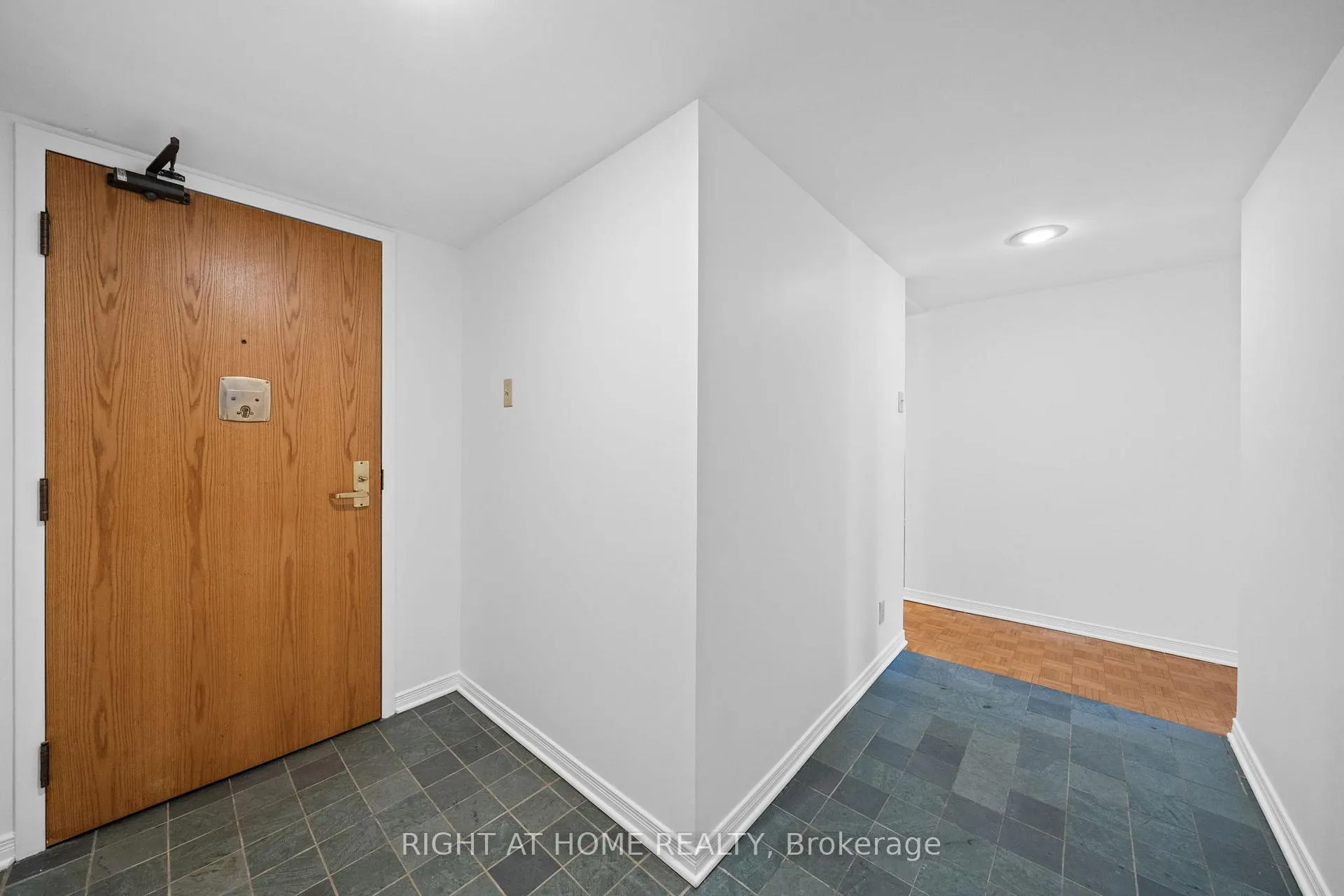 Photo 6 of Unit 301, 320 Crichton Street, Ottawa, Lindenlea — HOMEH