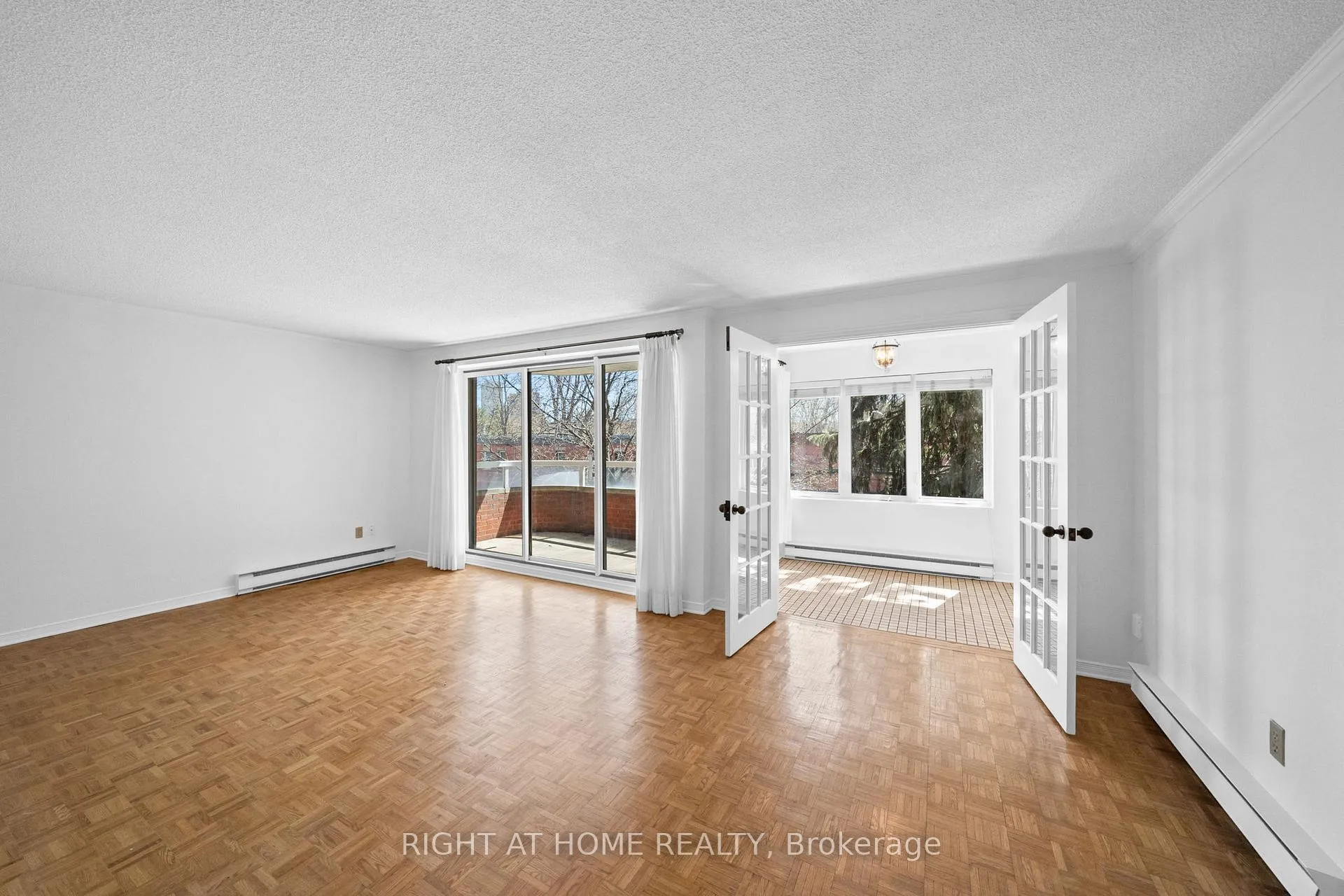 Photo 7 of Unit 301, 320 Crichton Street, Ottawa, Lindenlea — HOMEH