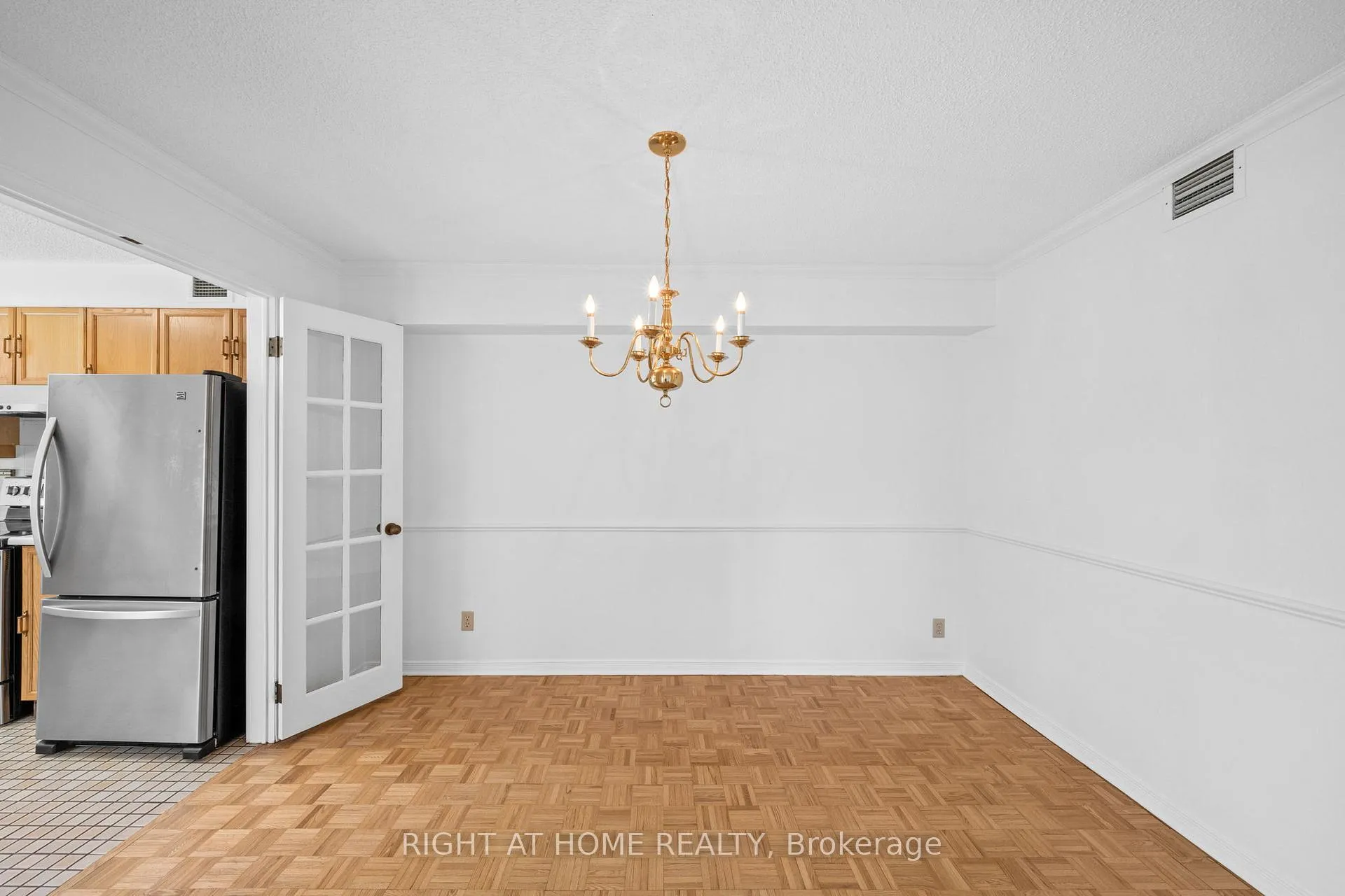 Photo 12 of Unit 301, 320 Crichton Street, Ottawa, Lindenlea — HOMEH