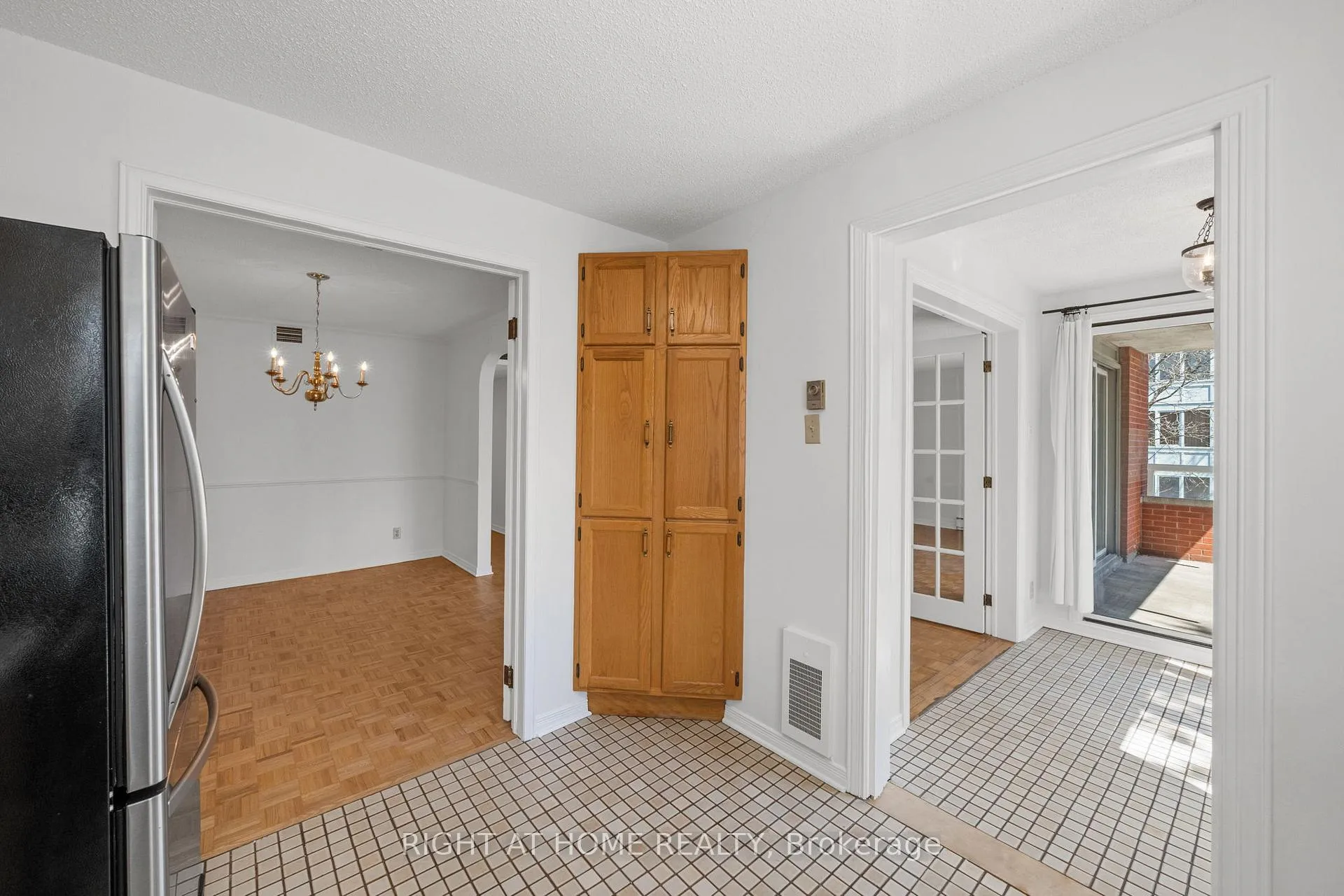 Photo 18 of Unit 301, 320 Crichton Street, Ottawa, Lindenlea — HOMEH