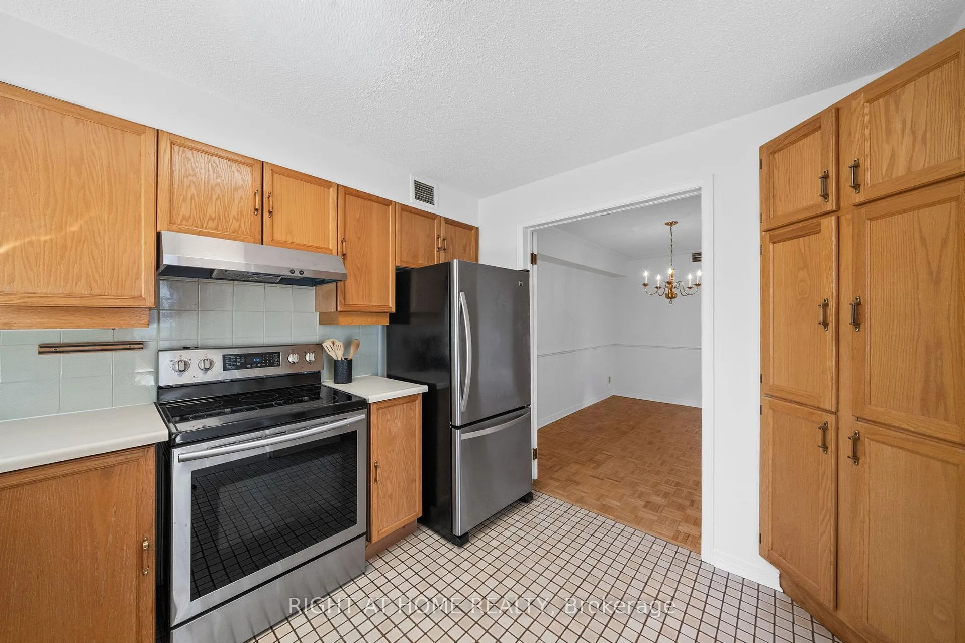Photo 19 of Unit 301, 320 Crichton Street, Ottawa, Lindenlea — HOMEH