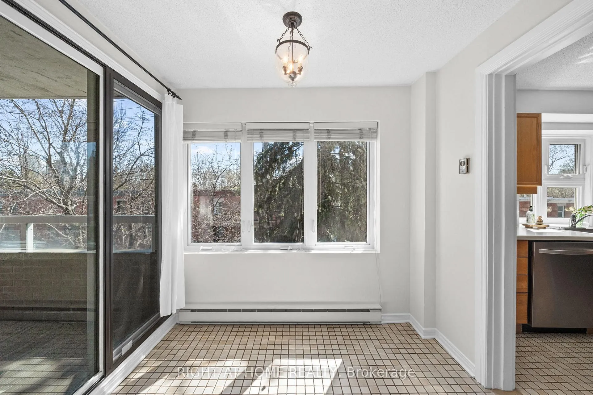 Photo 21 of Unit 301, 320 Crichton Street, Ottawa, Lindenlea — HOMEH