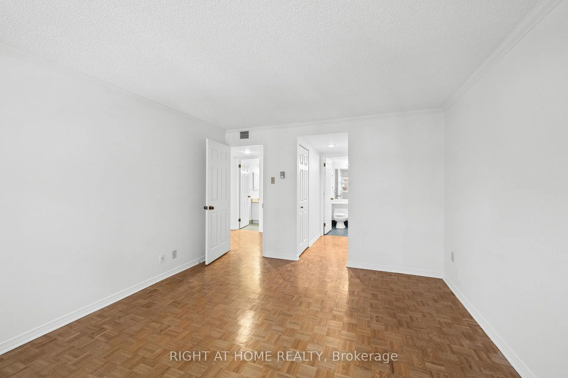 Photo 30 of Unit 301, 320 Crichton Street, Ottawa, Lindenlea — HOMEH