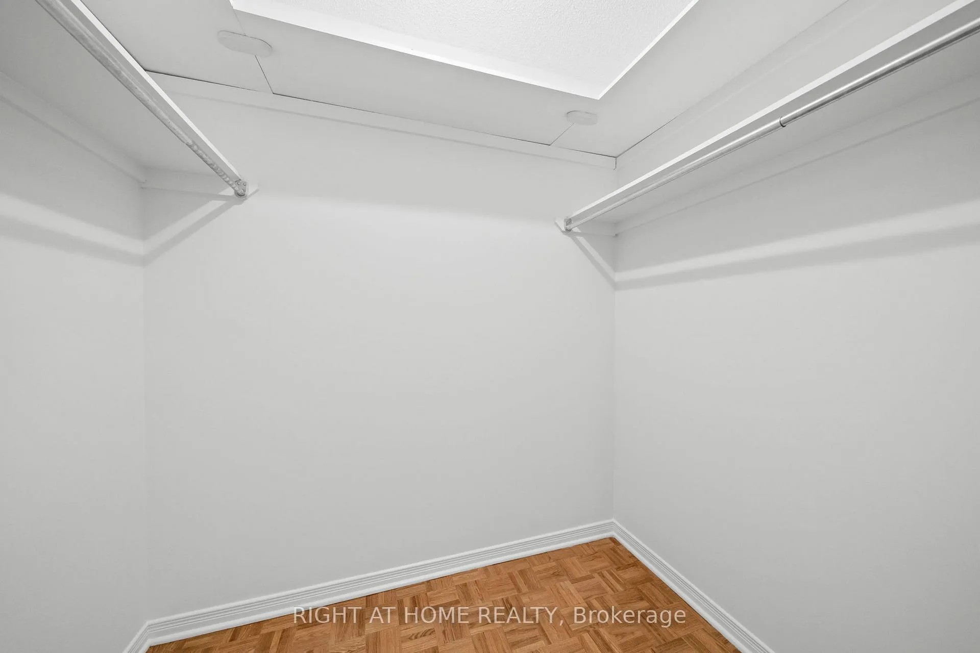 Photo 31 of Unit 301, 320 Crichton Street, Ottawa, Lindenlea — HOMEH