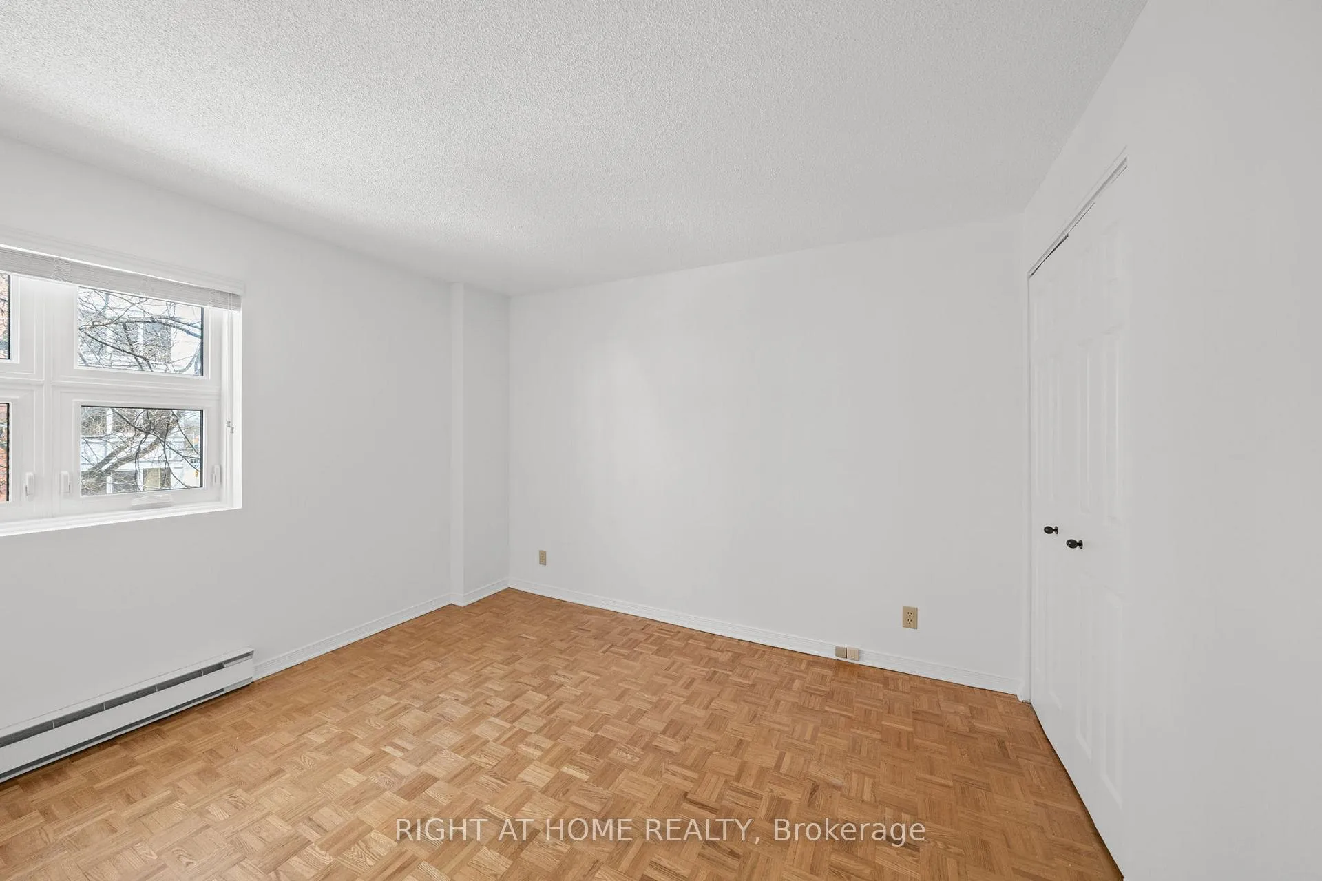 Photo 36 of Unit 301, 320 Crichton Street, Ottawa, Lindenlea — HOMEH