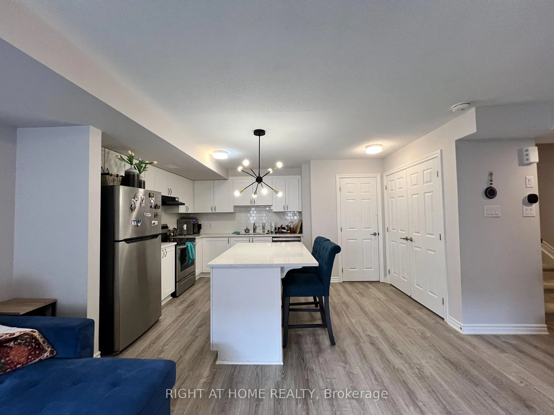 Photo 5 of 131 Anthratice Private, Ottawa, Barrhaven - Heritage Park — HOMEH