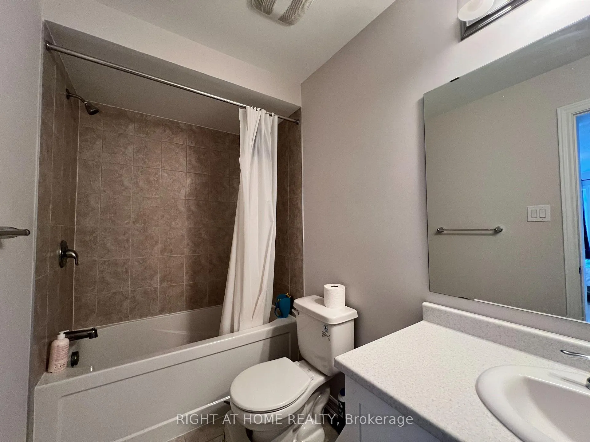 Photo 14 of 131 Anthratice Private, Ottawa, Barrhaven - Heritage Park — HOMEH