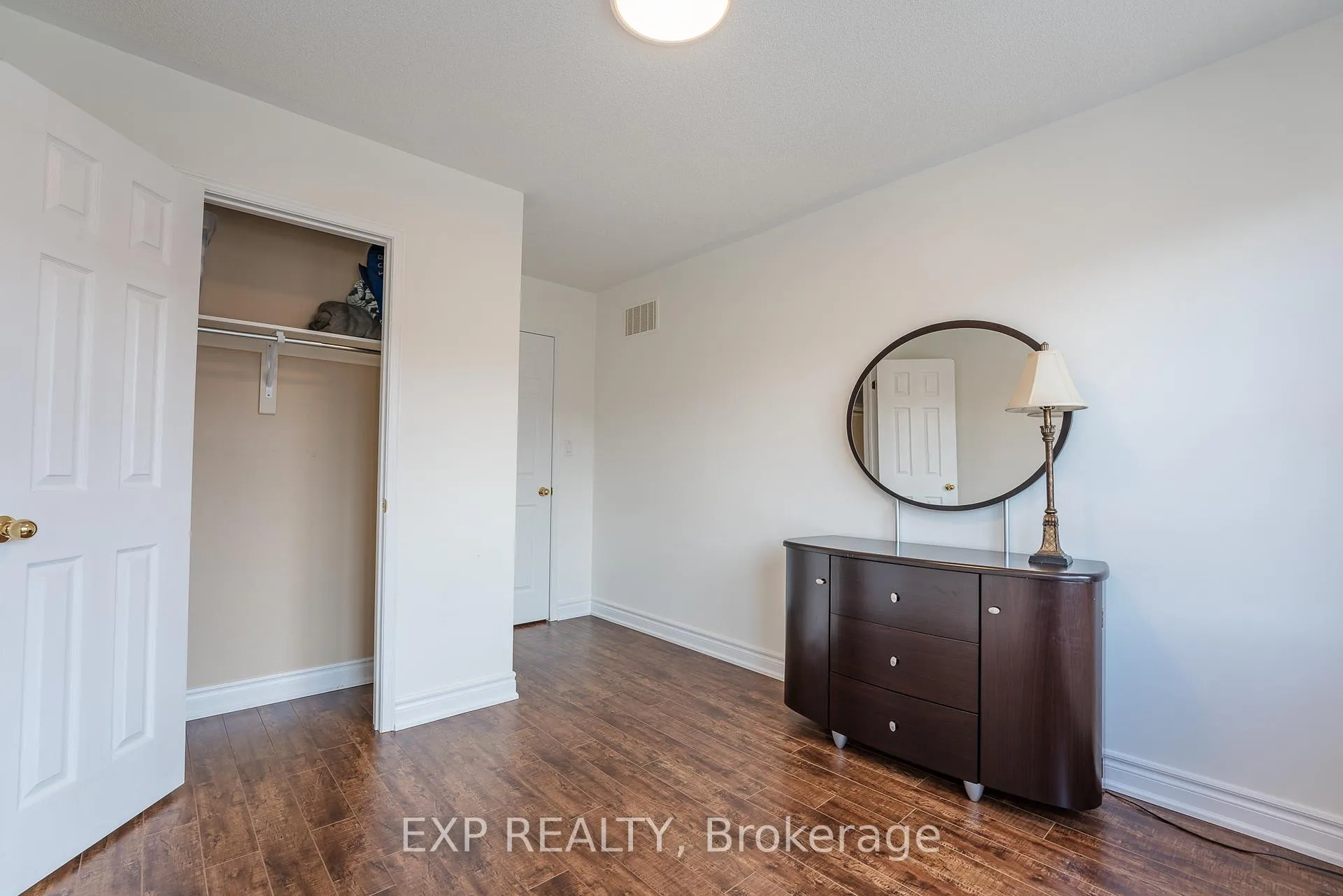 Photo 15 of 29 Michaelman Road, Ajax, South East — HOMEH