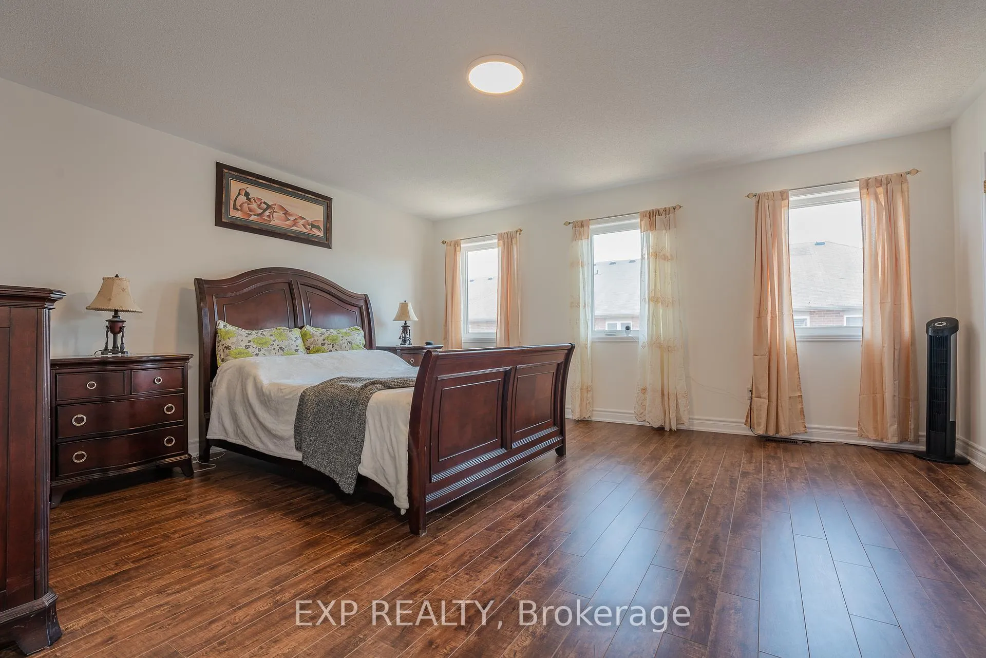 Photo 20 of 29 Michaelman Road, Ajax, South East — HOMEH