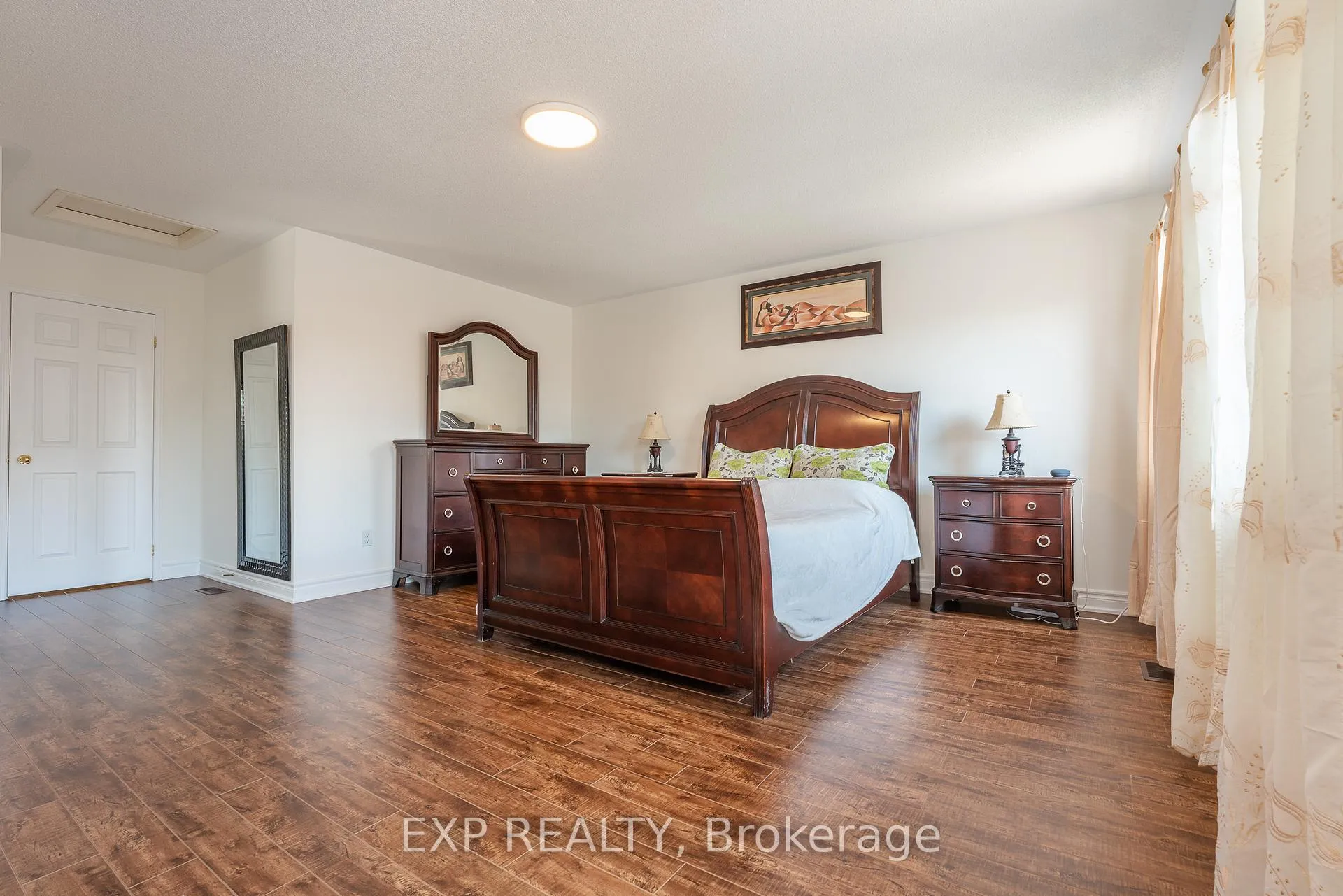 Photo 21 of 29 Michaelman Road, Ajax, South East — HOMEH