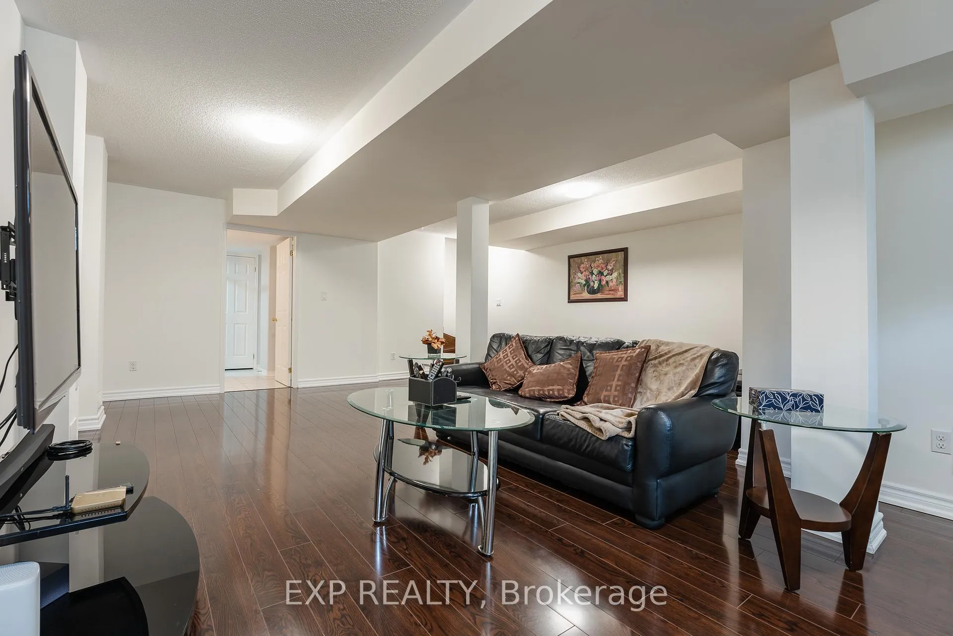 Photo 23 of 29 Michaelman Road, Ajax, South East — HOMEH