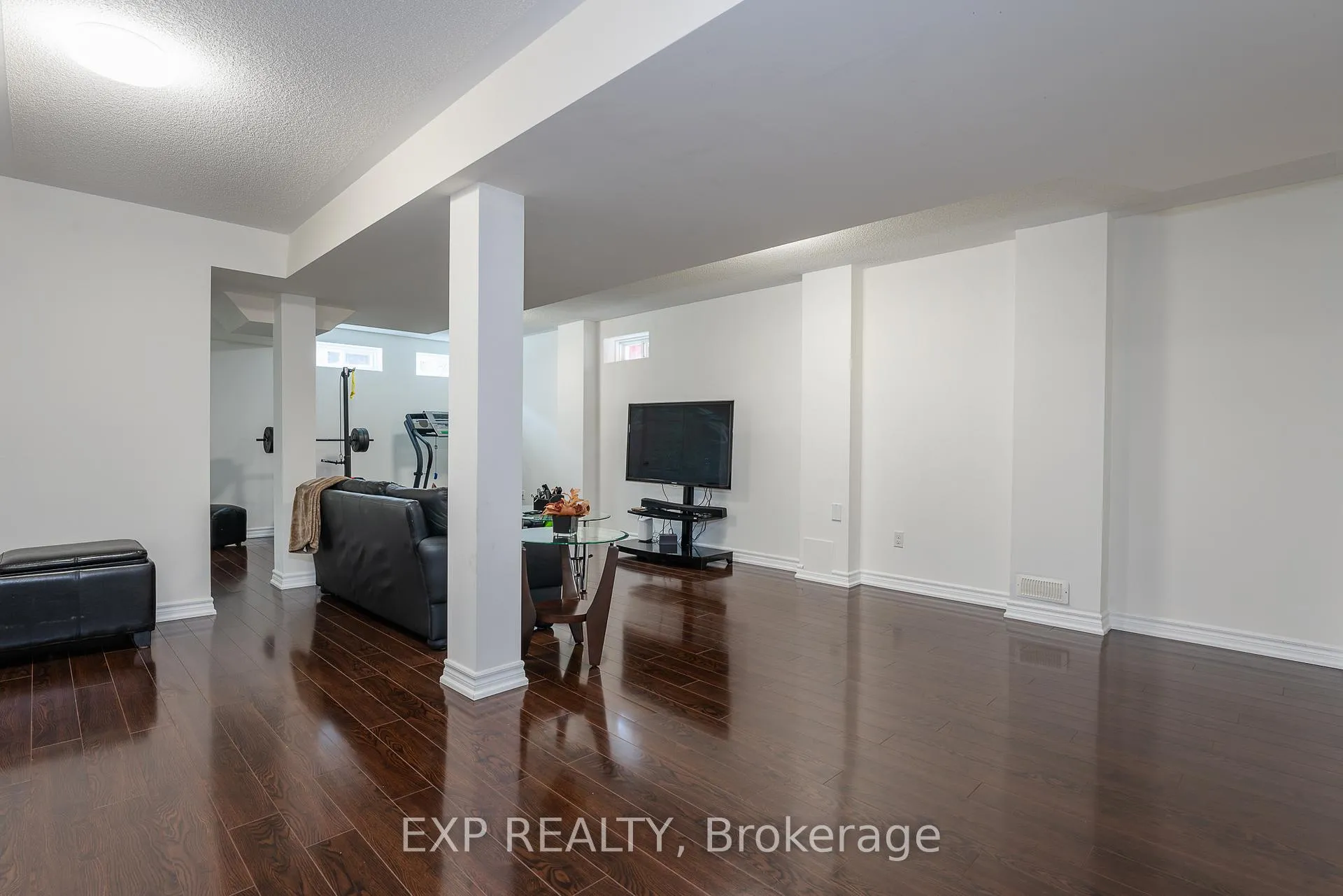 Photo 25 of 29 Michaelman Road, Ajax, South East — HOMEH