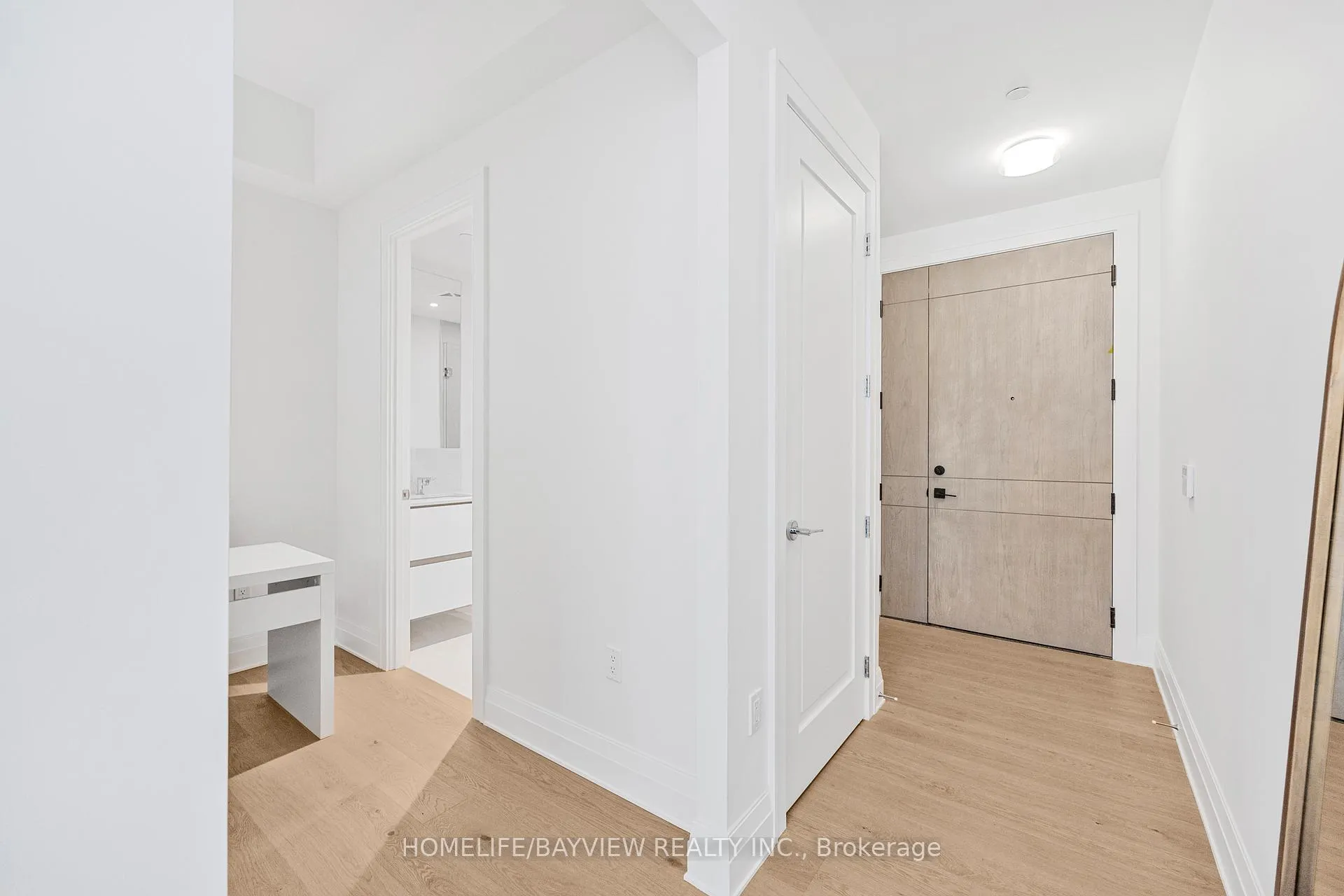 Photo 5 of Unit 604, 2 Forest Hill Road, Toronto, Casa Loma — HOMEH
