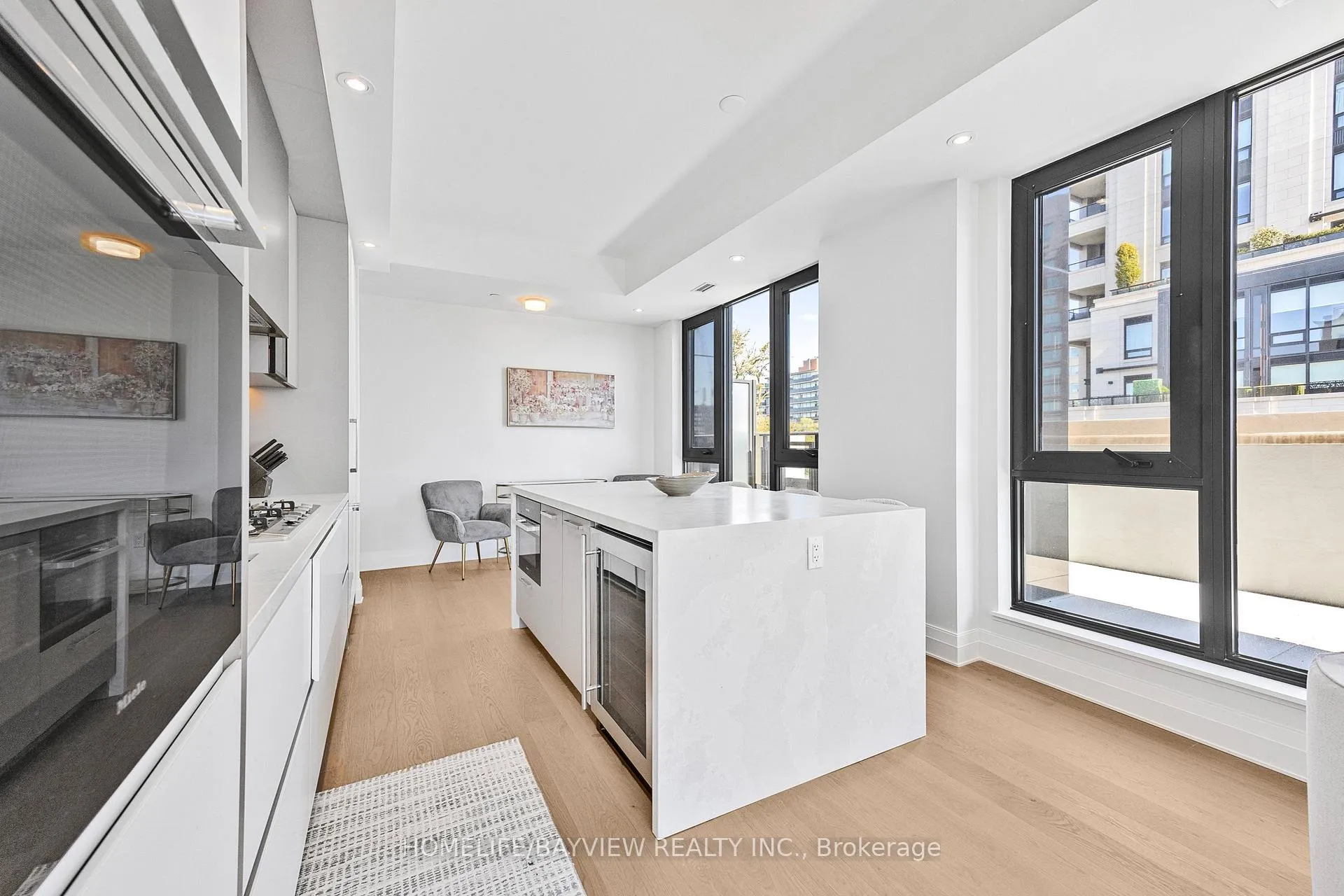 Photo 8 of Unit 604, 2 Forest Hill Road, Toronto, Casa Loma — HOMEH