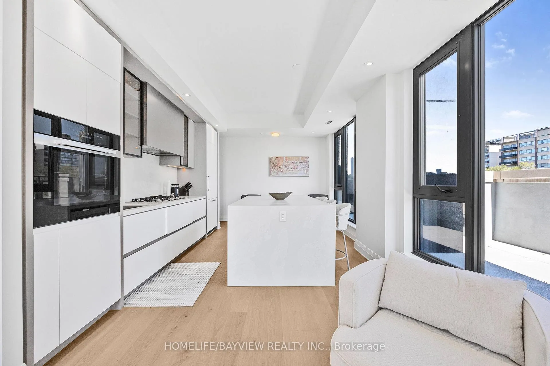 Photo 9 of Unit 604, 2 Forest Hill Road, Toronto, Casa Loma — HOMEH