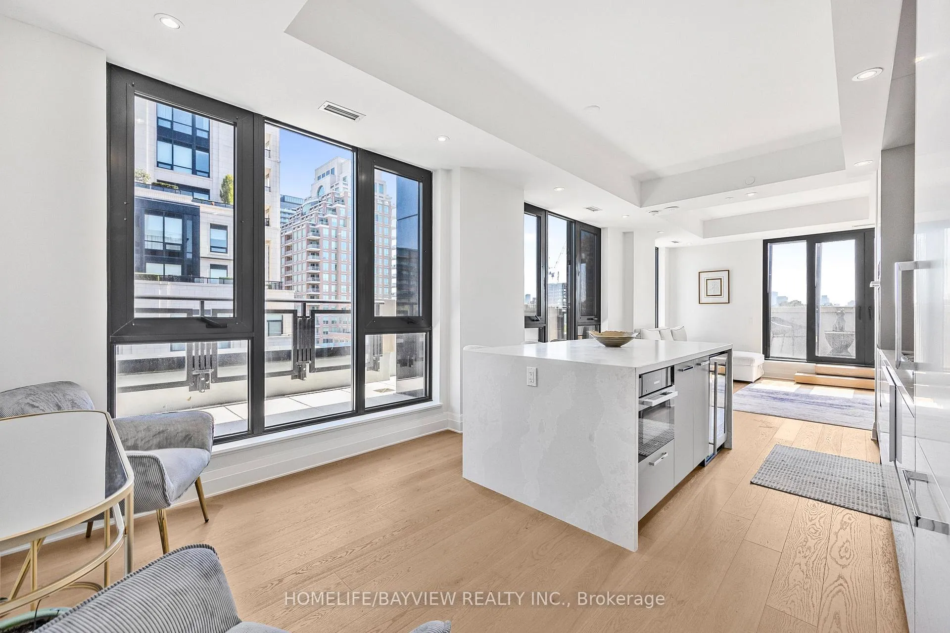 Photo 10 of Unit 604, 2 Forest Hill Road, Toronto, Casa Loma — HOMEH