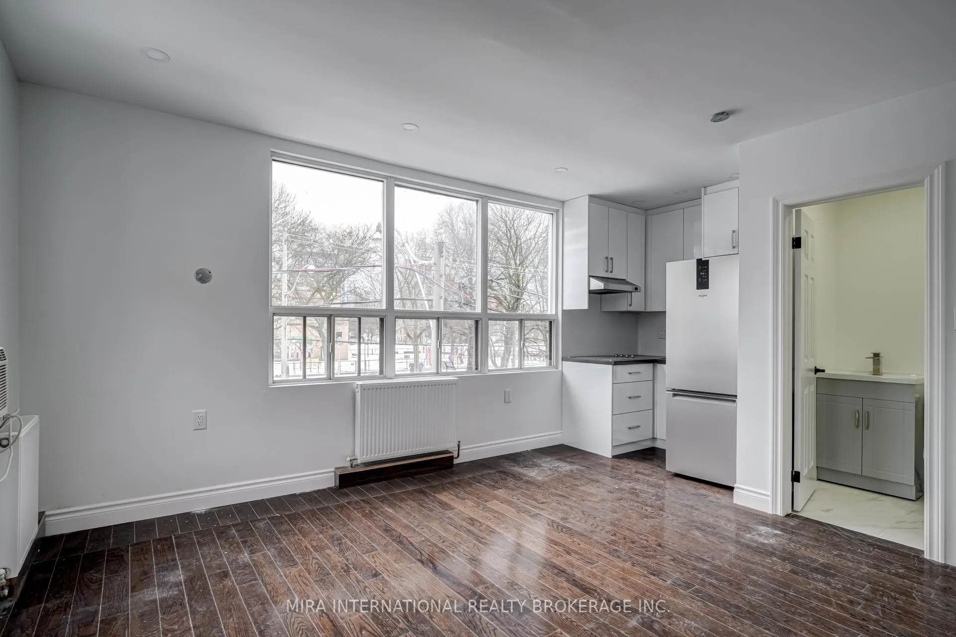 Front of Unit 207, 180 Sherbourne Street