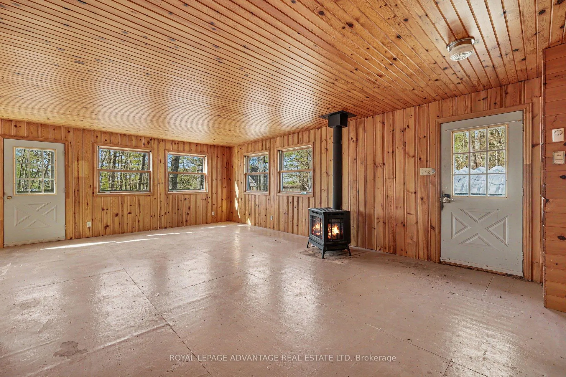 Photo 7 of 907 Lakeshore Boulevard, Tay Valley, Bathurst/Burgess & Sherbrooke (North Burgess) Twp — HOMEH