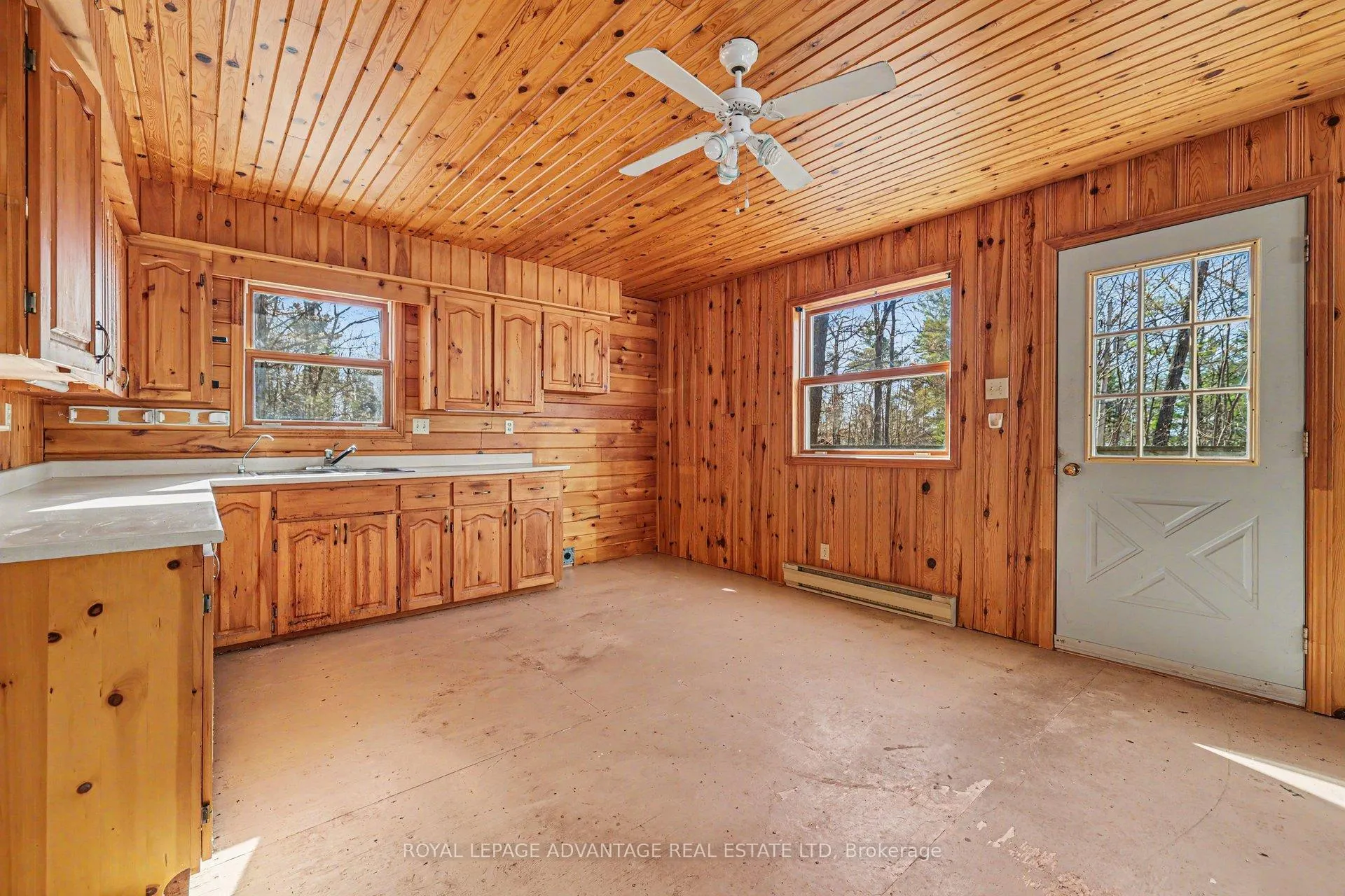 Photo 9 of 907 Lakeshore Boulevard, Tay Valley, Bathurst/Burgess & Sherbrooke (North Burgess) Twp — HOMEH