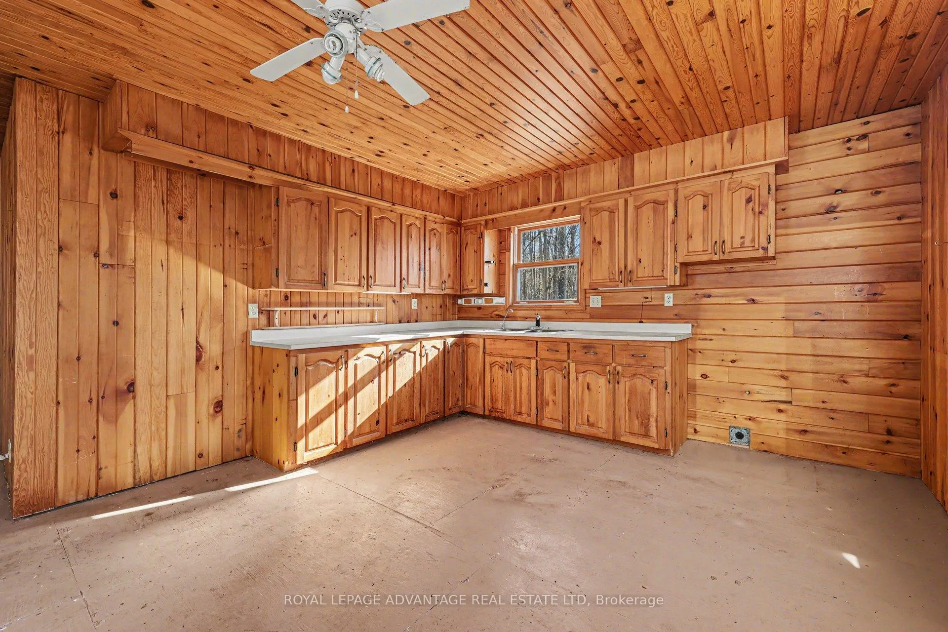 Photo 10 of 907 Lakeshore Boulevard, Tay Valley, Bathurst/Burgess & Sherbrooke (North Burgess) Twp — HOMEH