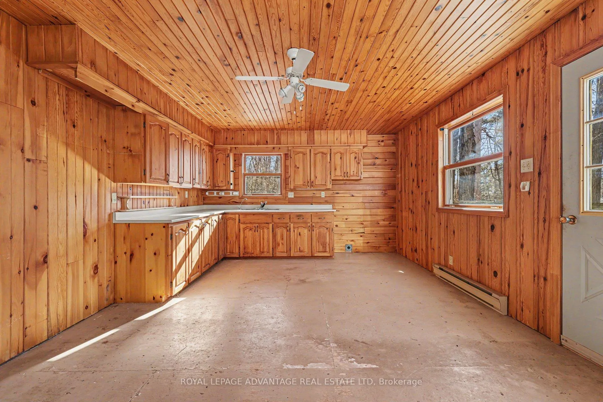 Photo 11 of 907 Lakeshore Boulevard, Tay Valley, Bathurst/Burgess & Sherbrooke (North Burgess) Twp — HOMEH