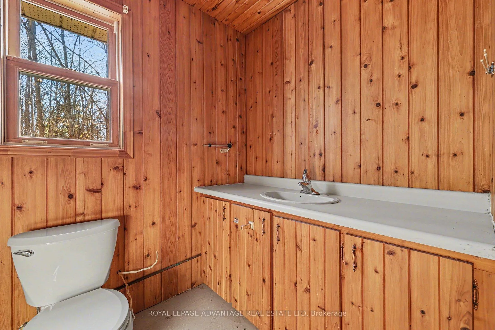 Photo 12 of 907 Lakeshore Boulevard, Tay Valley, Bathurst/Burgess & Sherbrooke (North Burgess) Twp — HOMEH