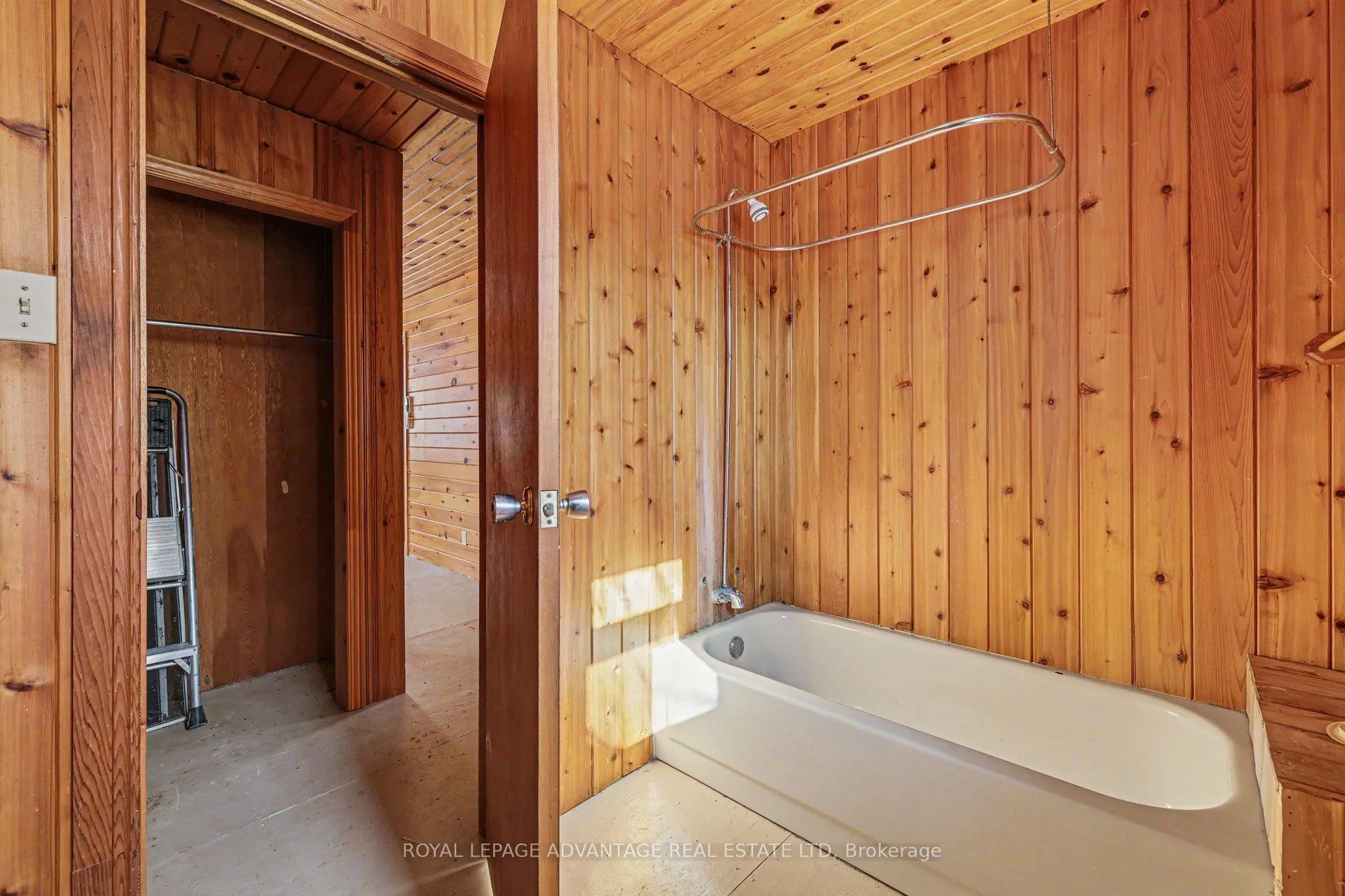 Photo 13 of 907 Lakeshore Boulevard, Tay Valley, Bathurst/Burgess & Sherbrooke (North Burgess) Twp — HOMEH