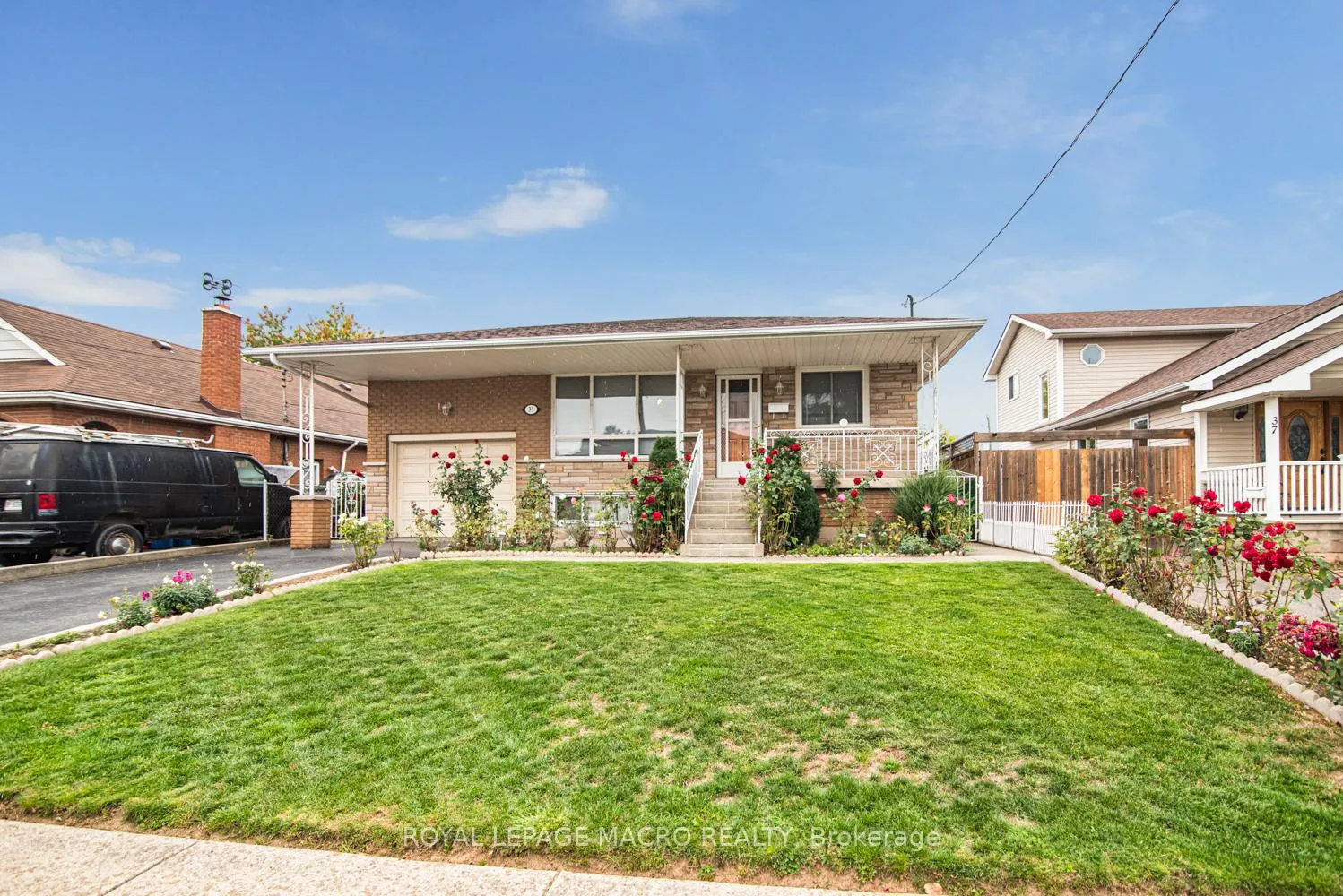 Front of 31 Adair Avenue N