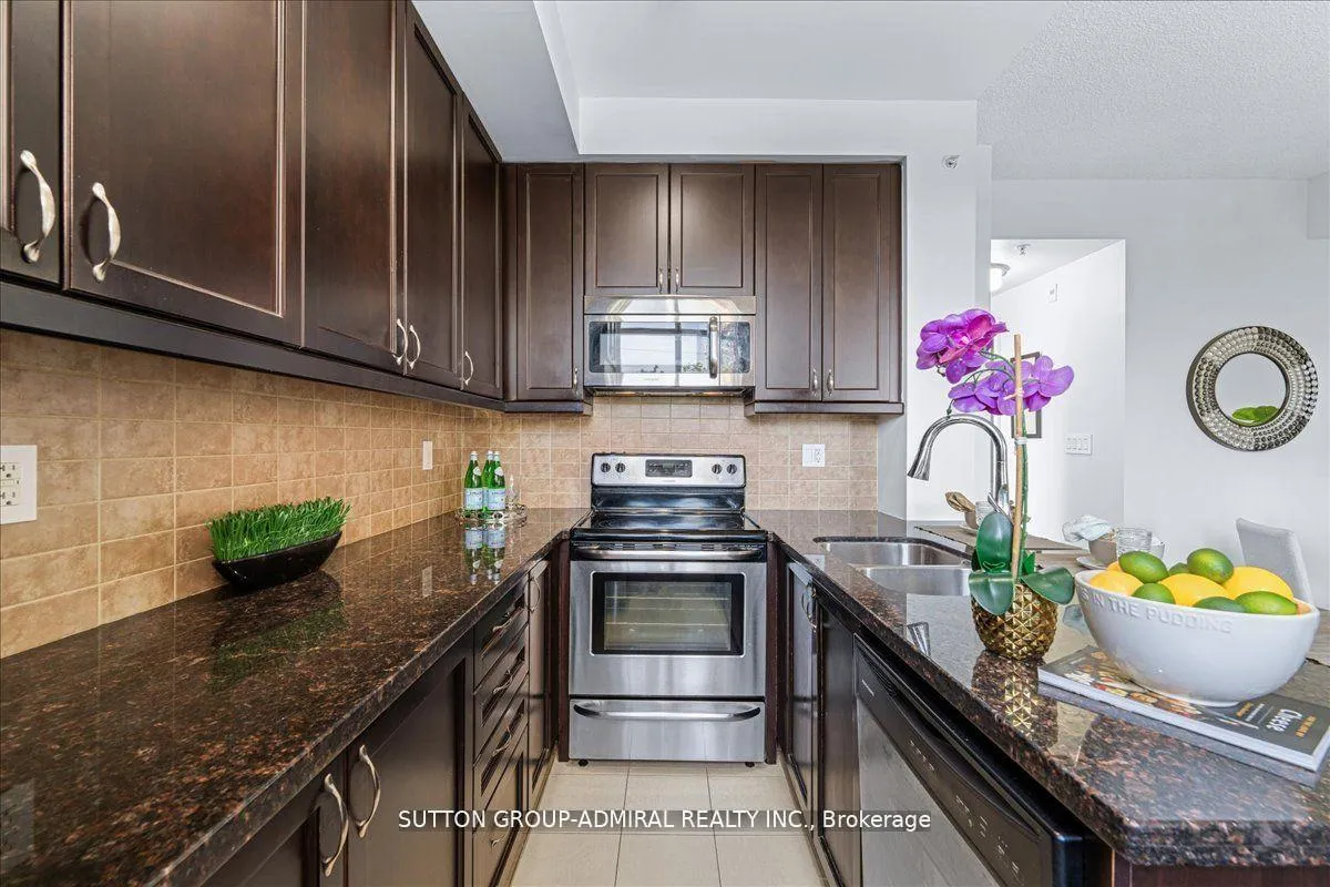 Photo 9 of Unit 312, 2396 Major Mackenzie Drive, Vaughan, Maple — HOMEH