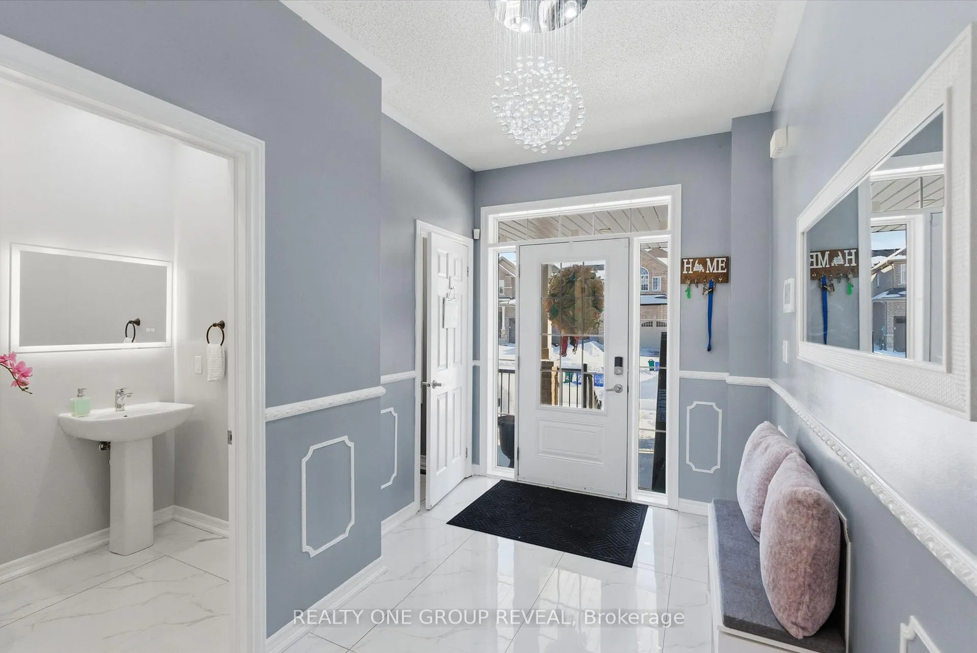 Photo 4 of 238 Crombie Street, Clarington, Bowmanville — HOMEH
