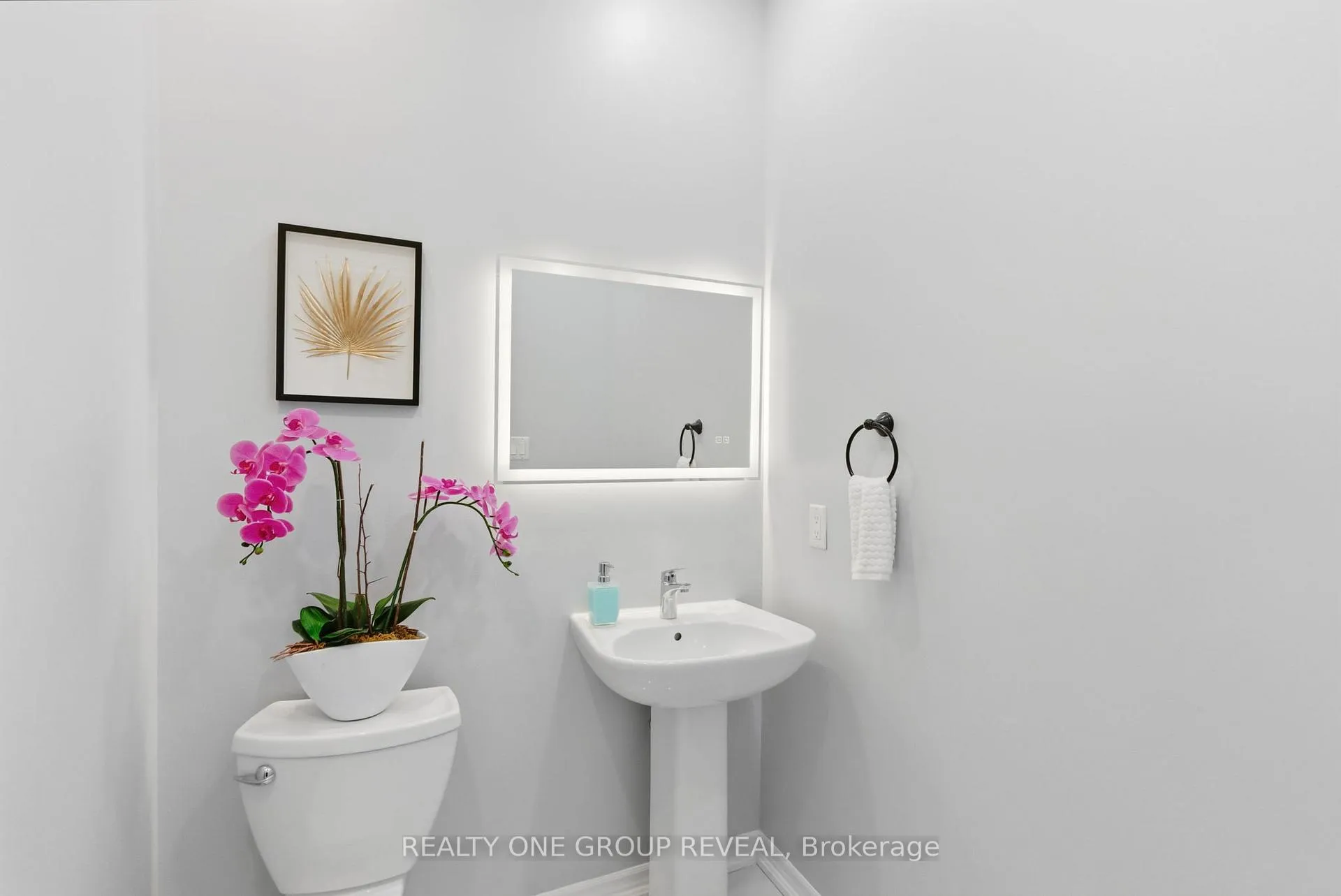 Photo 15 of 238 Crombie Street, Clarington, Bowmanville — HOMEH