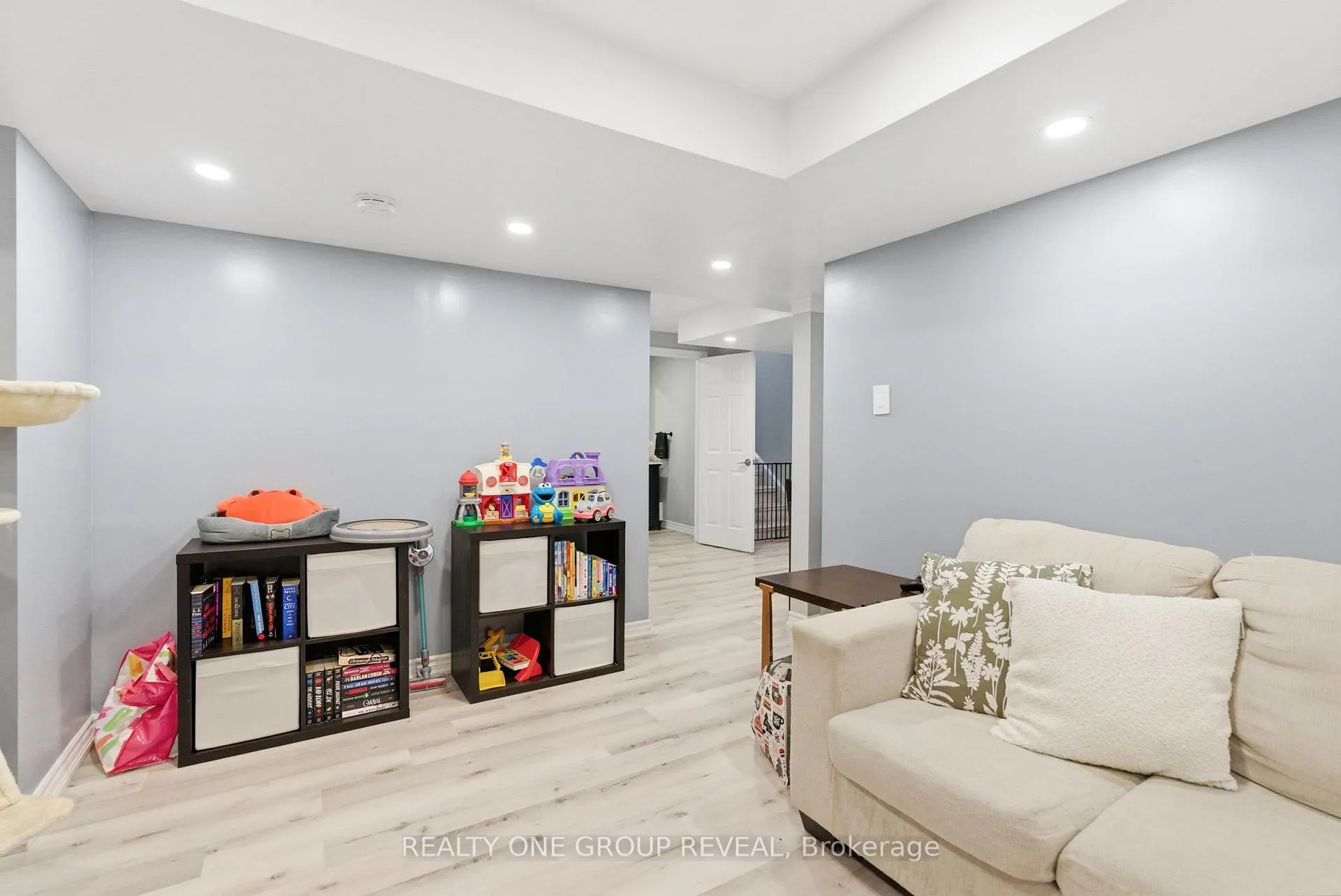 Photo 37 of 238 Crombie Street, Clarington, Bowmanville — HOMEH