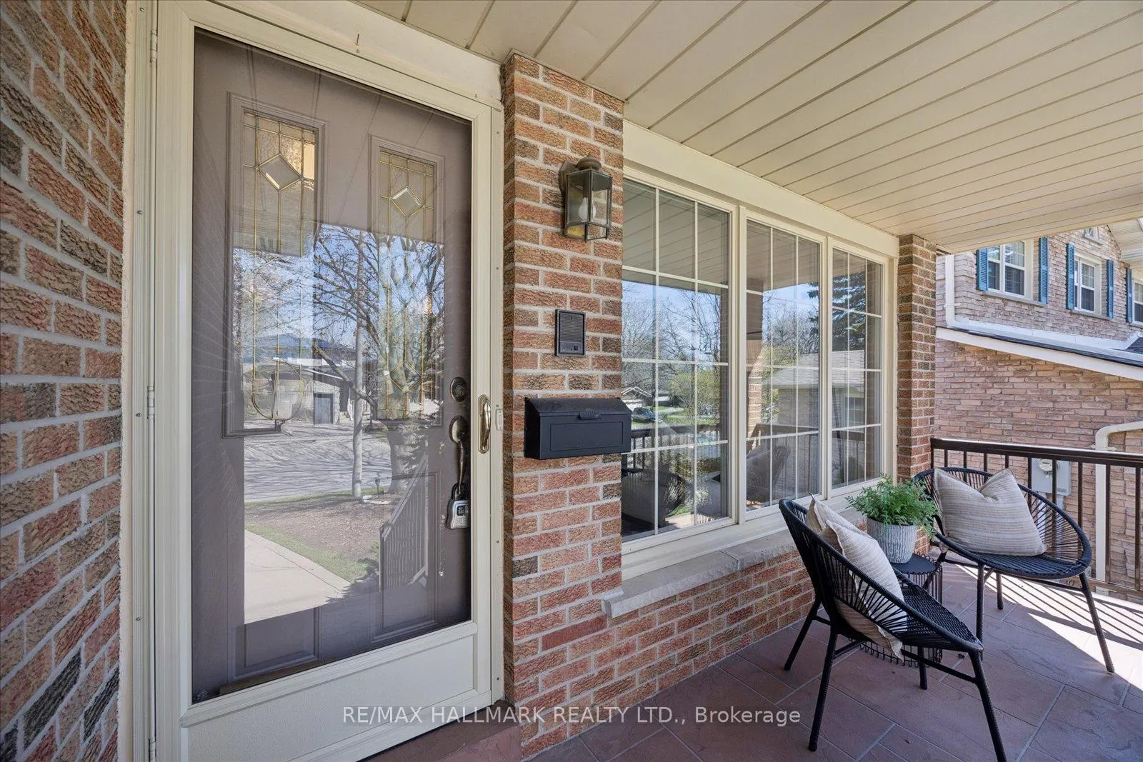 Photo 2 of 40 Ashland Crescent, Markham, Sherwood-Amberglen — HOMEH