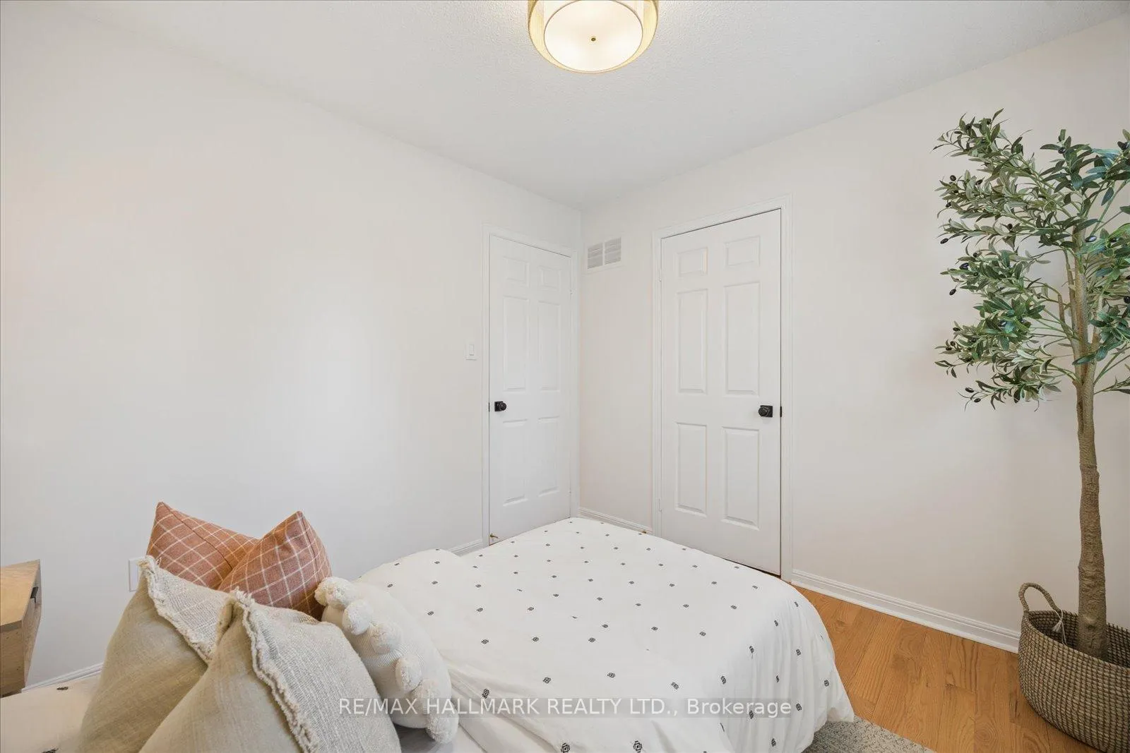 Photo 24 of 40 Ashland Crescent, Markham, Sherwood-Amberglen — HOMEH