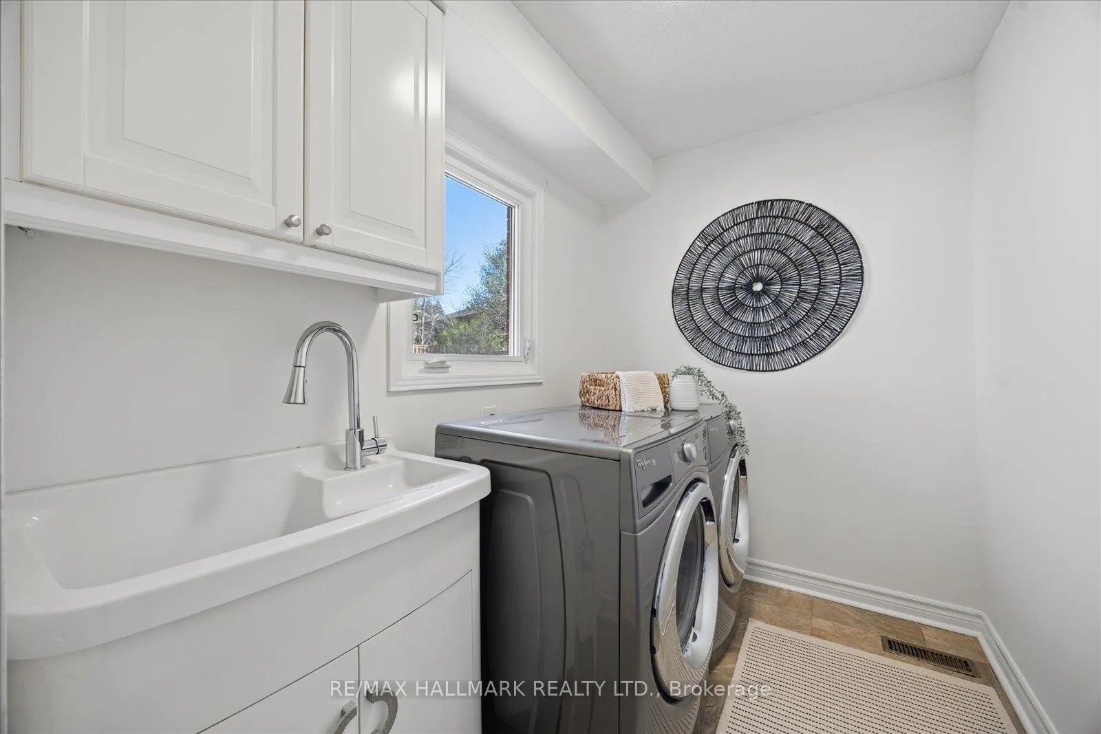 Photo 33 of 40 Ashland Crescent, Markham, Sherwood-Amberglen — HOMEH