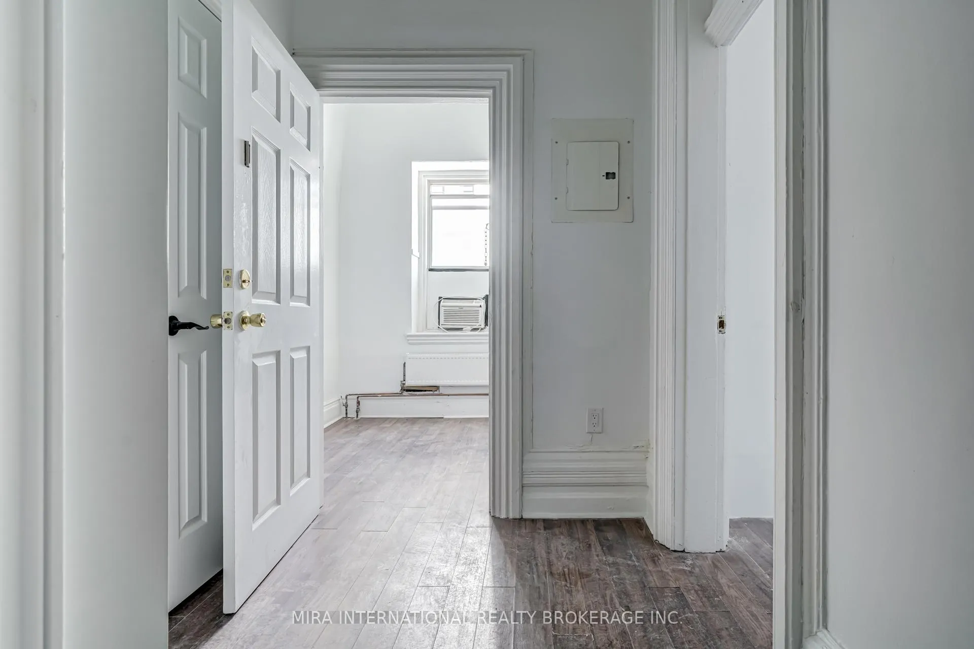 Front of Unit 301, 180 Sherbourne Street
