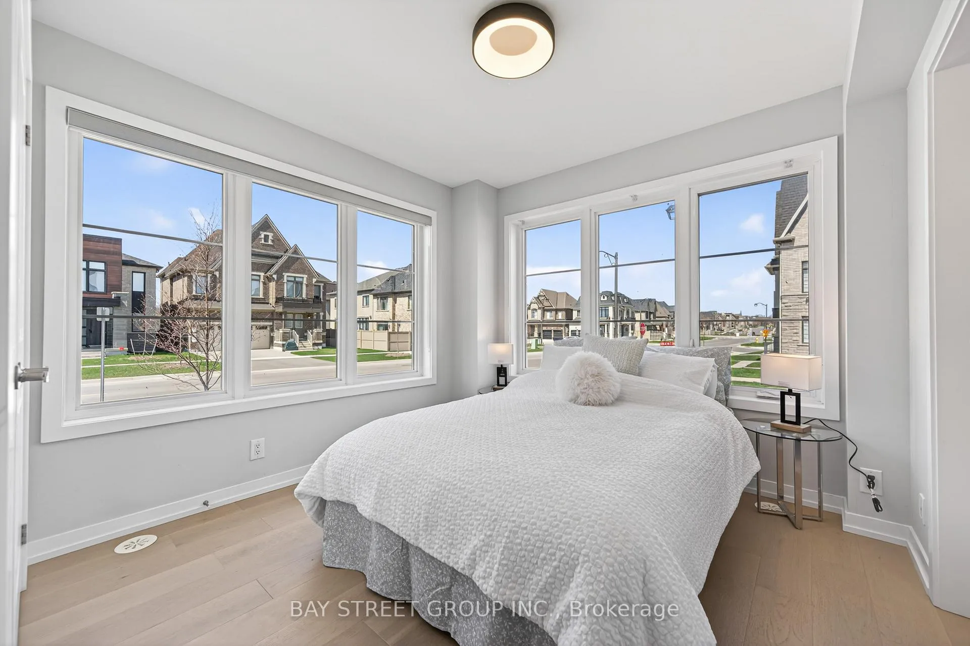Photo 5 of 1 William Shearn Crescent, Markham, Angus Glen — HOMEH