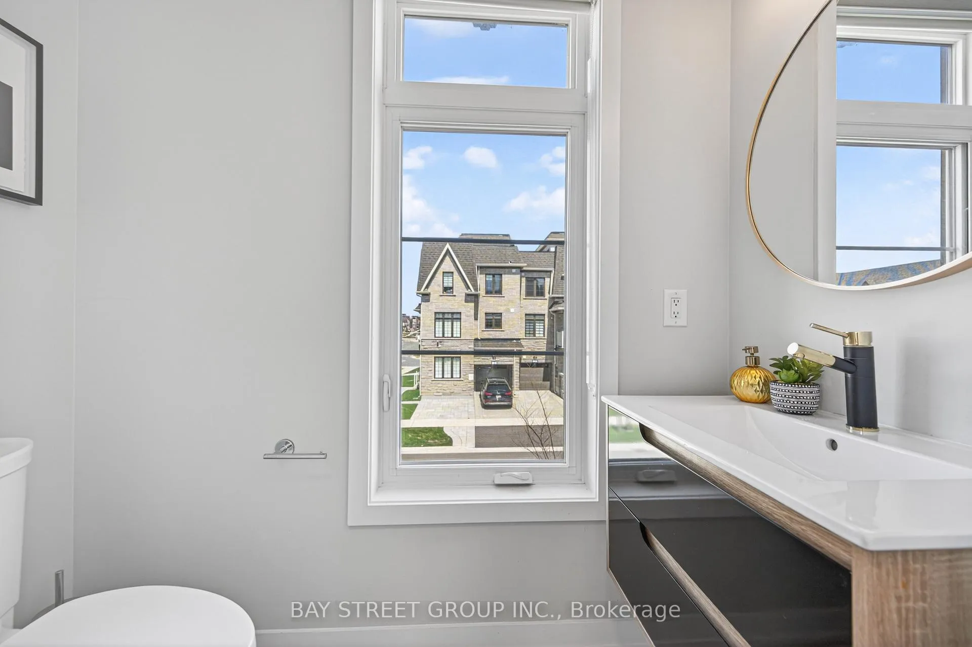 Photo 13 of 1 William Shearn Crescent, Markham, Angus Glen — HOMEH