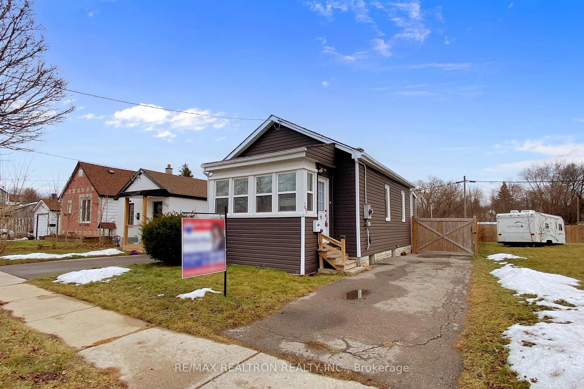 Photo 1 of 245 Quebec Street, Oshawa, Vanier — HOMEH