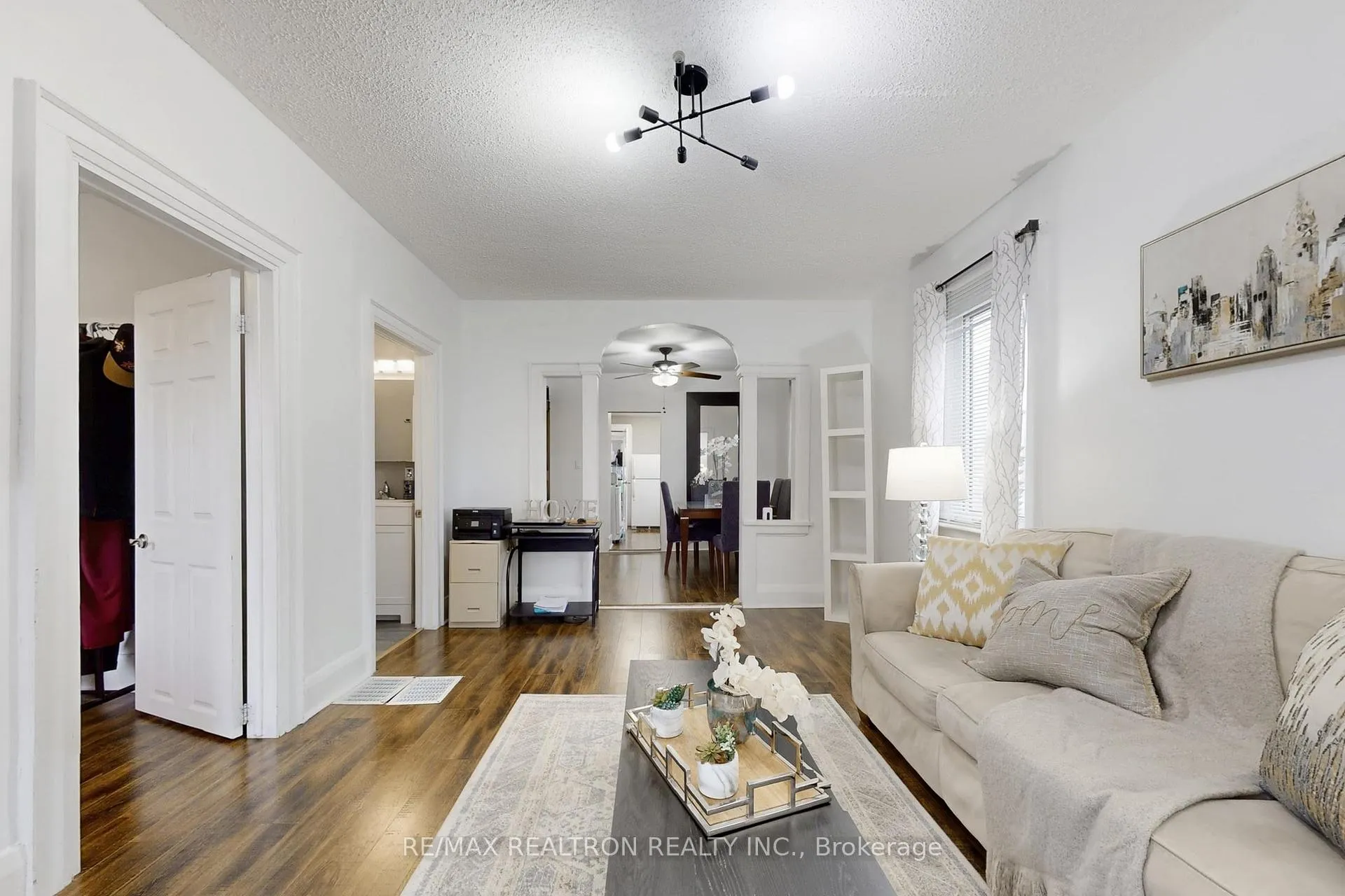 Photo 6 of 245 Quebec Street, Oshawa, Vanier — HOMEH