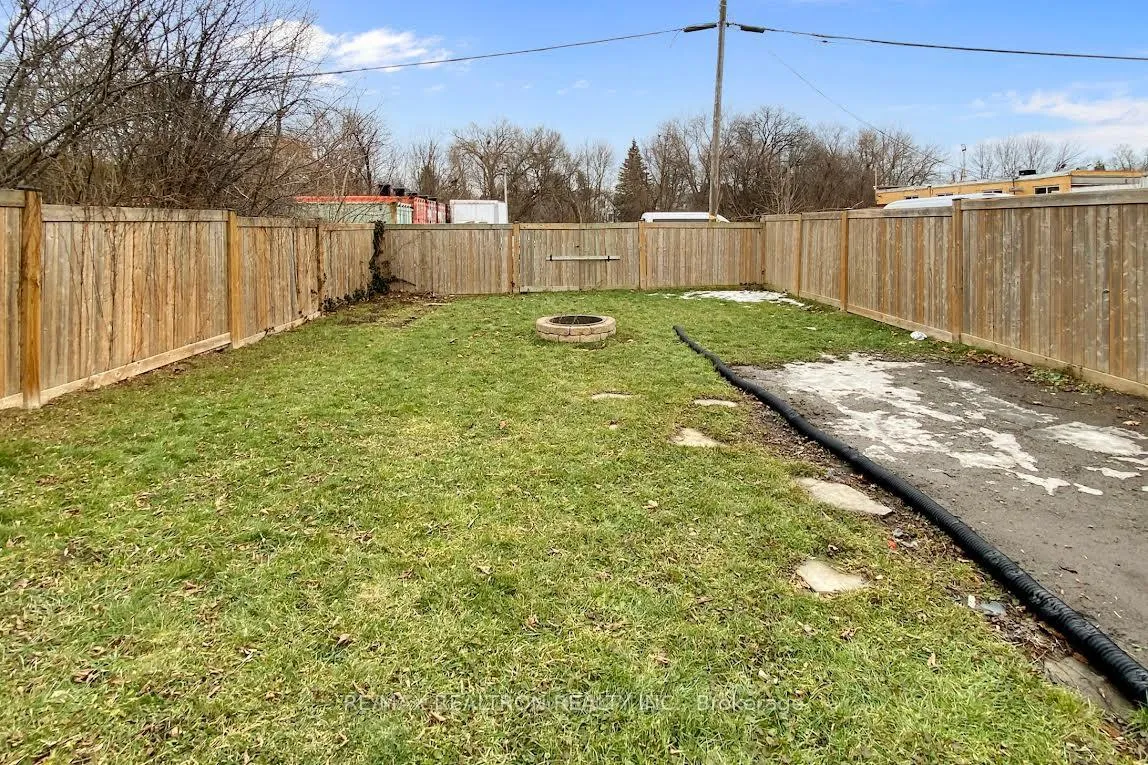Photo 29 of 245 Quebec Street, Oshawa, Vanier — HOMEH