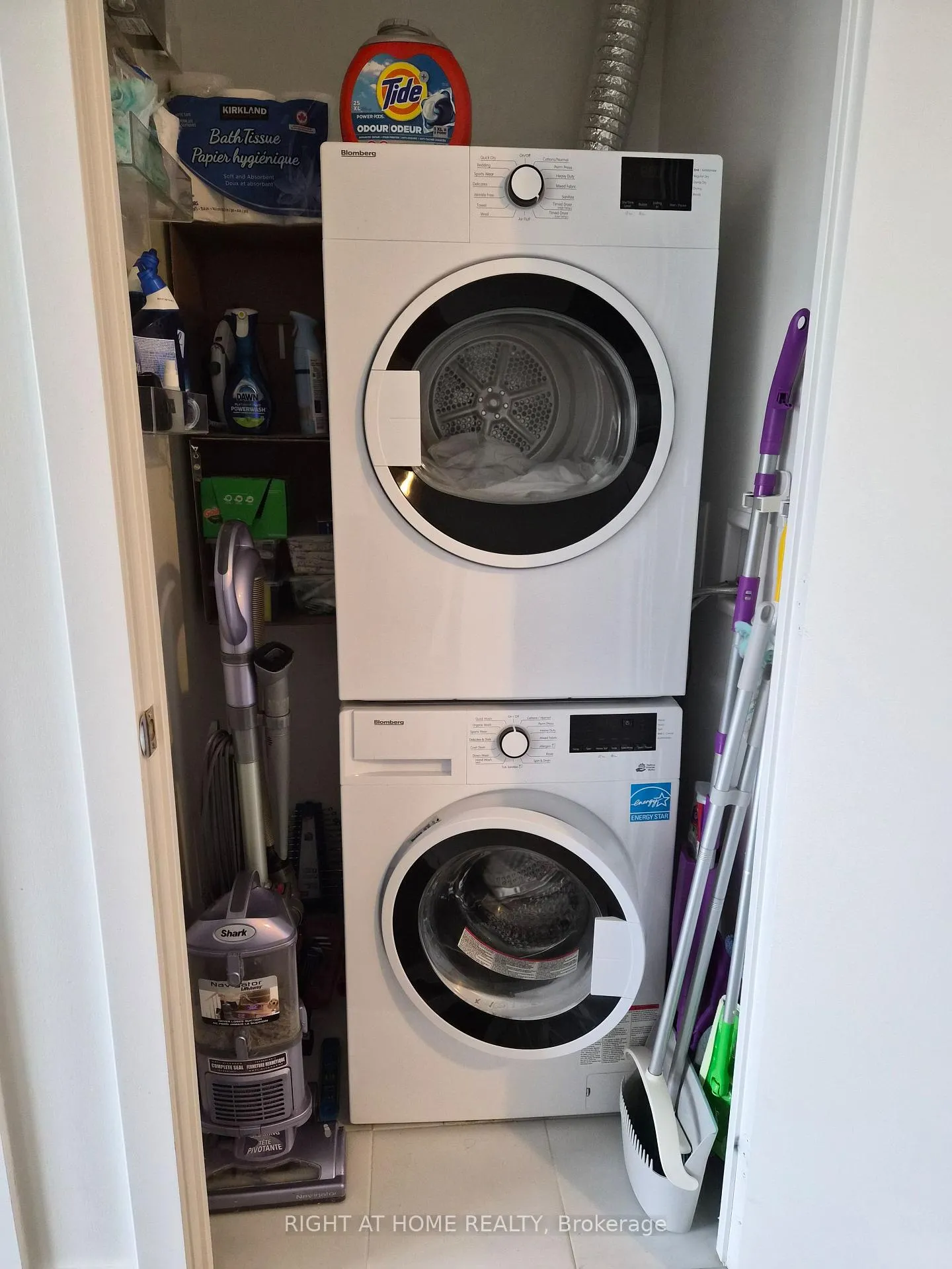 Photo 10 of Unit 318W, 268 Buchanan Drive, Markham, Unionville — HOMEH