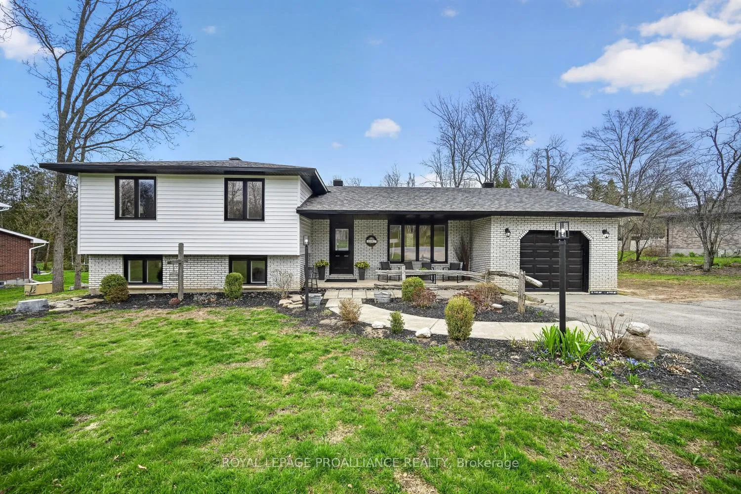 Photo 1 of 9 Willow Drive, Augusta, Augusta Twp — HOMEH