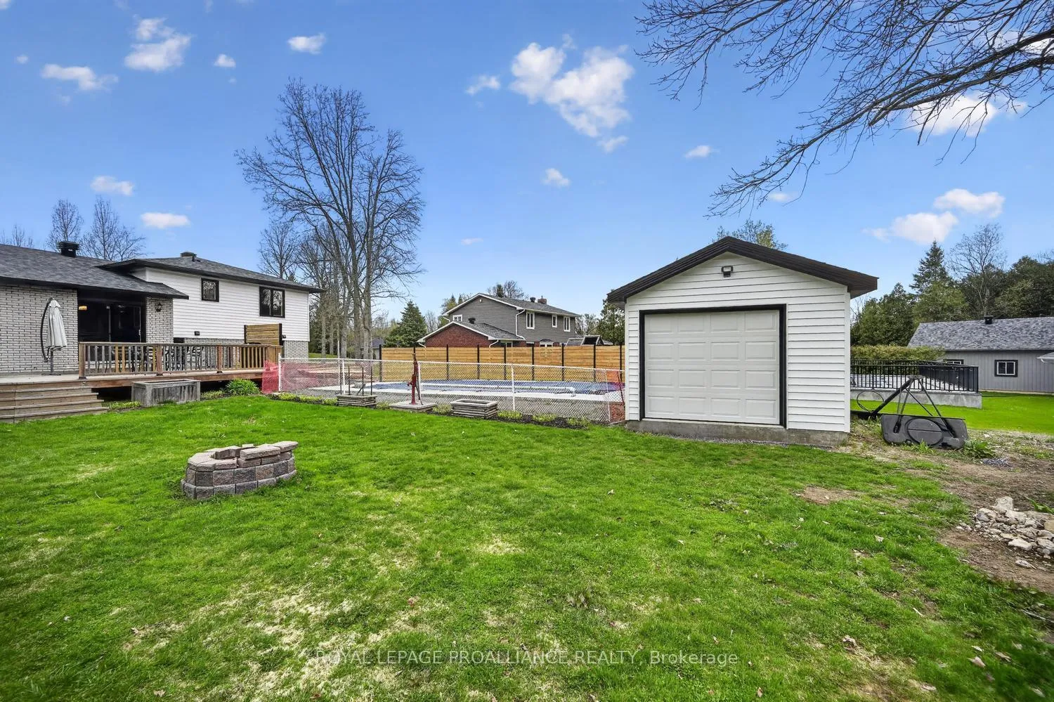 Photo 34 of 9 Willow Drive, Augusta, Augusta Twp — HOMEH