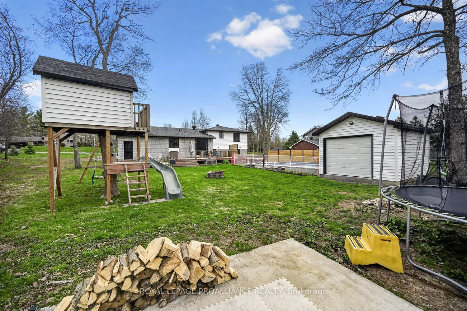 Photo 35 of 9 Willow Drive, Augusta, Augusta Twp — HOMEH