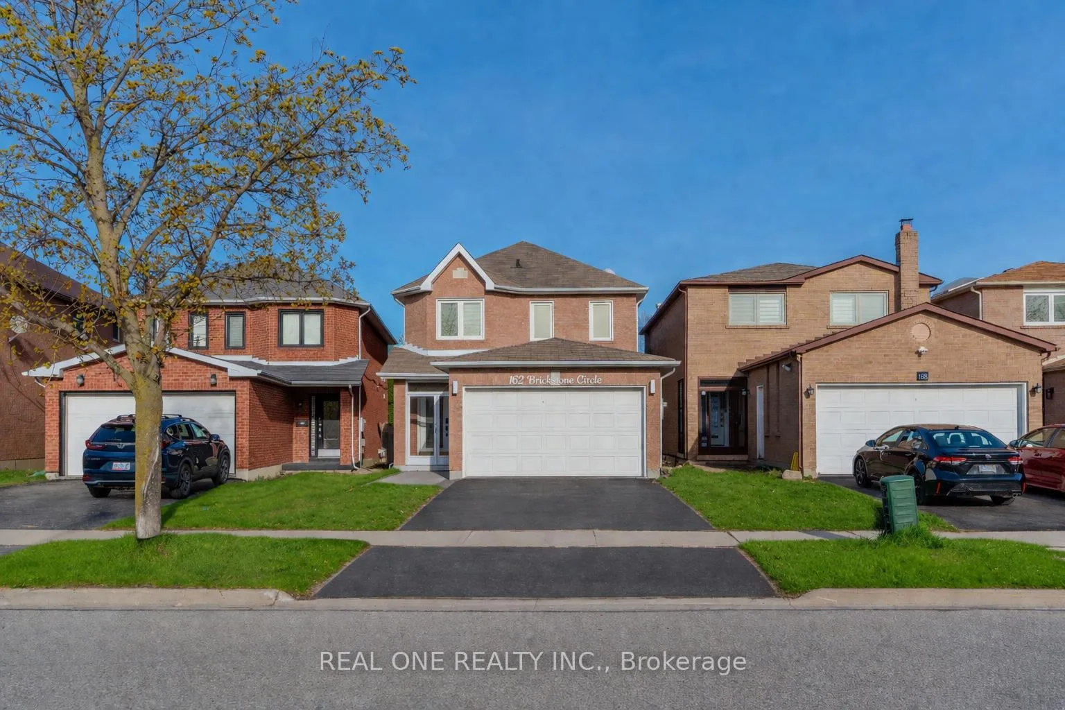Photo 3 of 162 Brickstone Circle, Vaughan, Brownridge — HOMEH